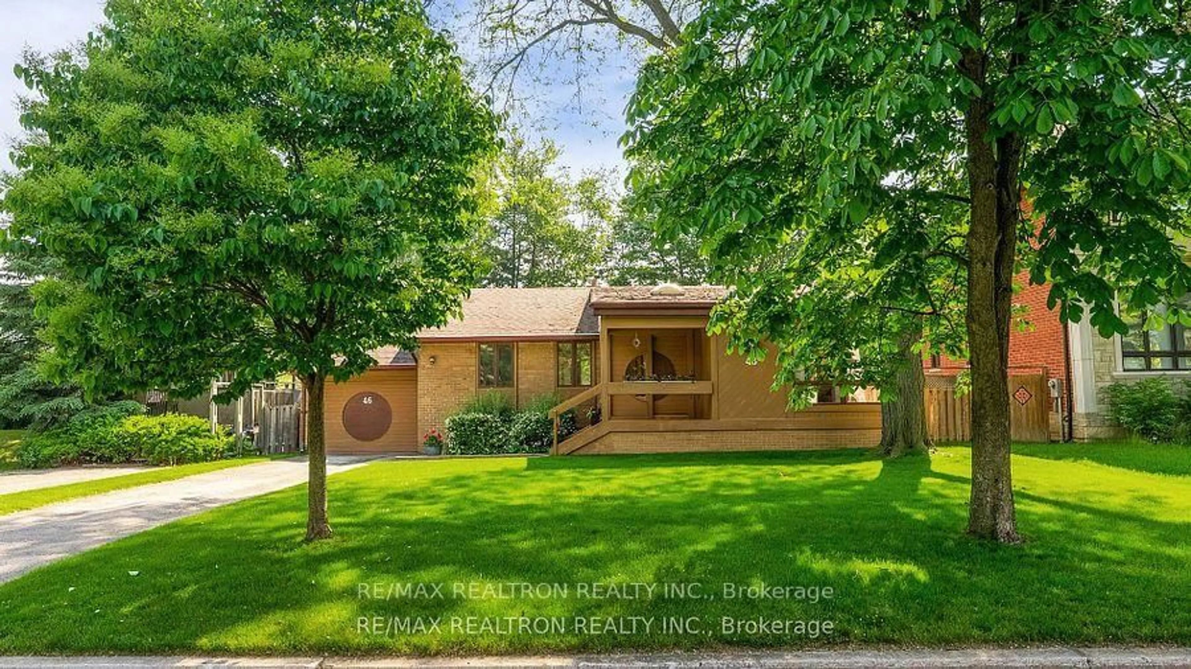 Home with vinyl exterior material, street for 46 Hurlingham Cres, Toronto Ontario M3B 2R1