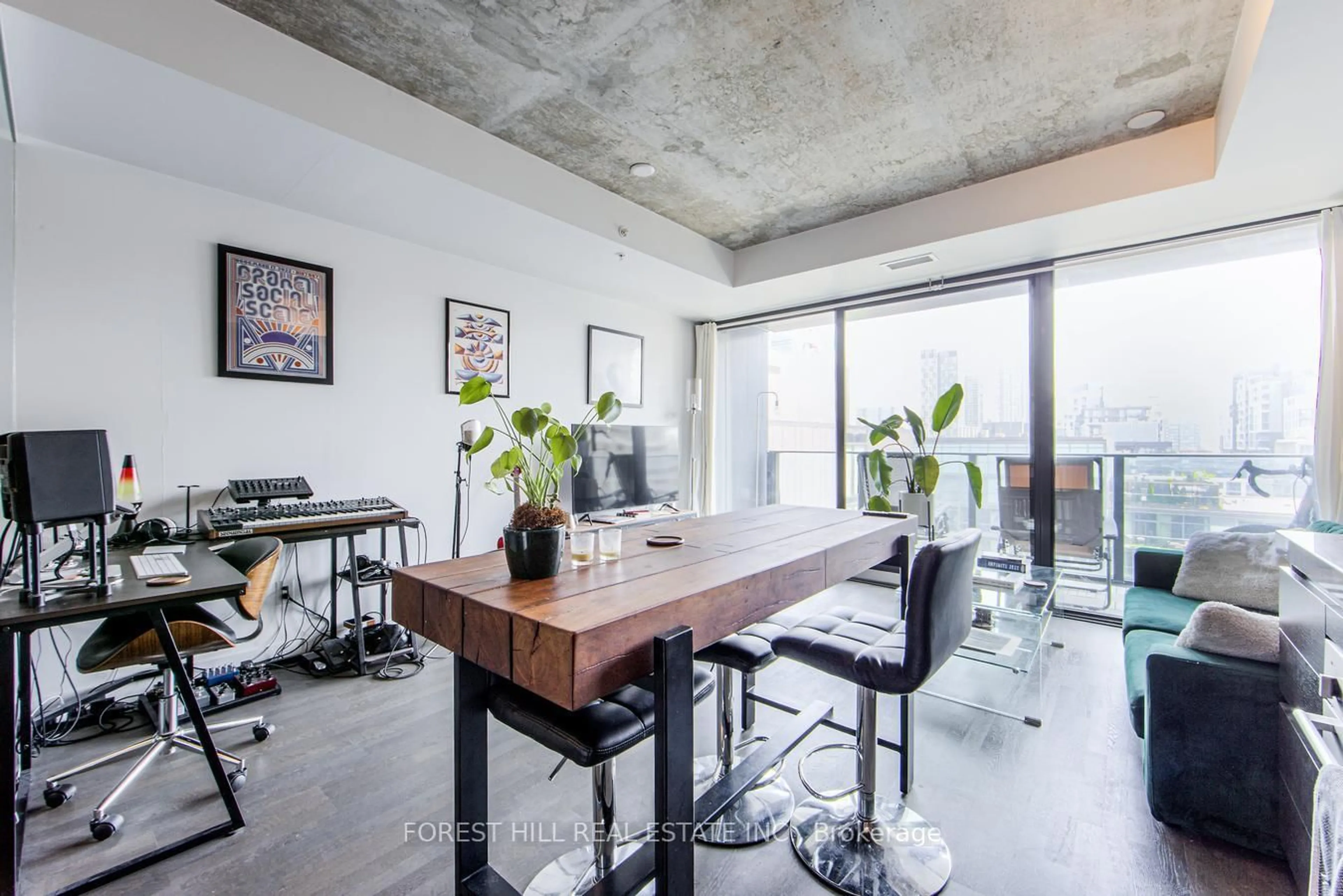 Dining room, cement floor for 629 King St #1110, Toronto Ontario M5V 0G9