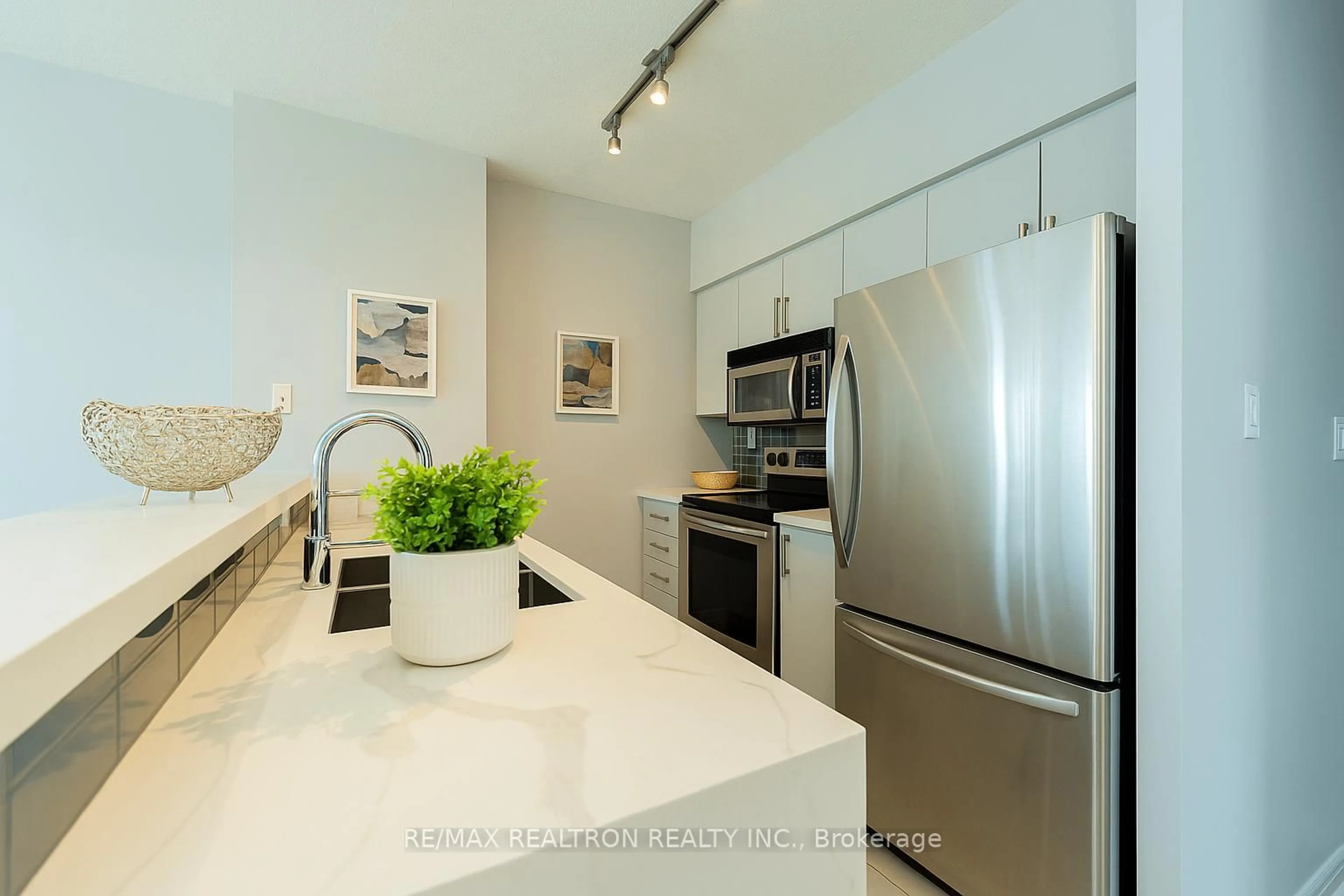 Unknown for 10 Yonge St #3409, Toronto Ontario M5E 1R4
