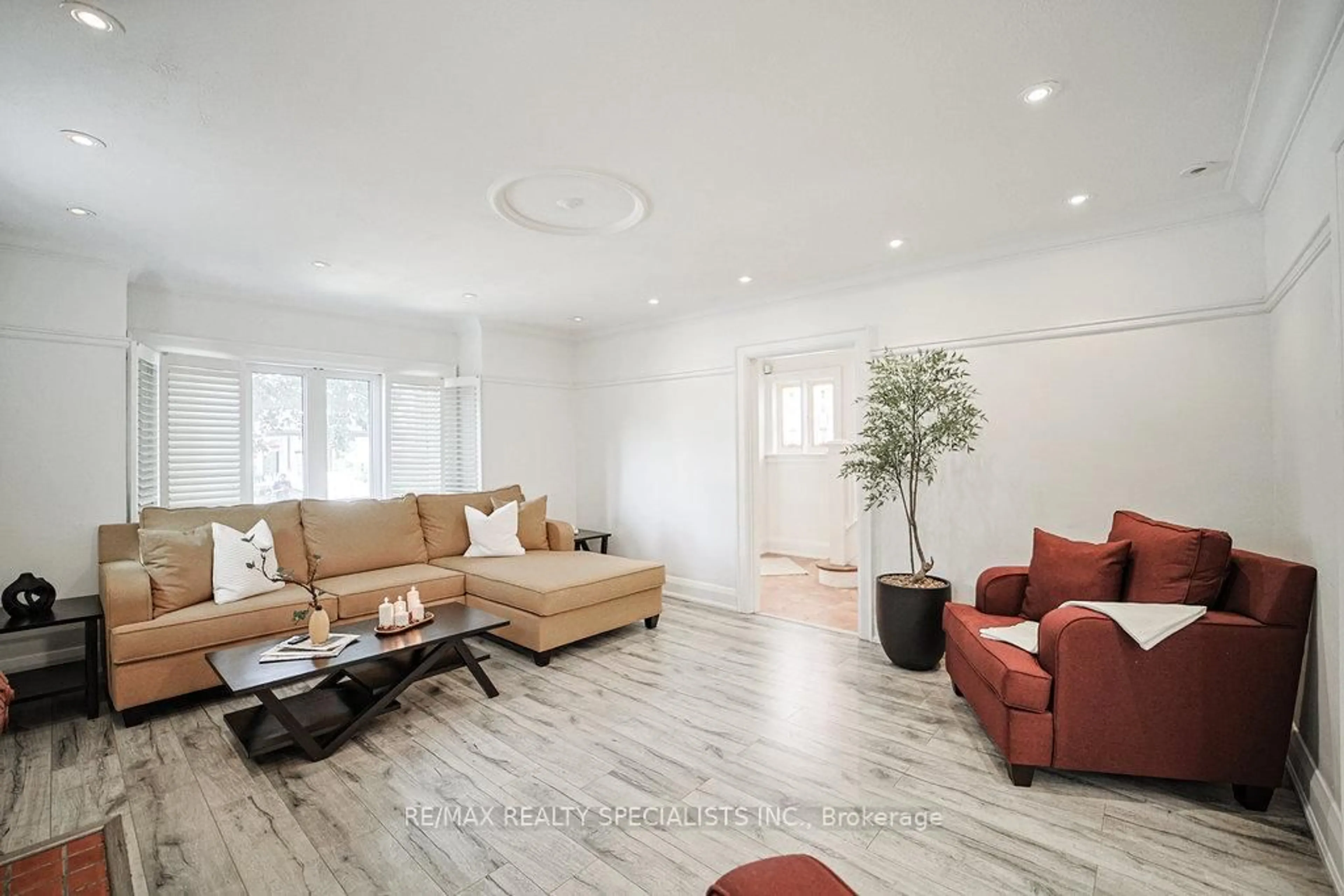 Living room with furniture, unknown for 123 Colin Ave, Toronto Ontario M5P 2C4