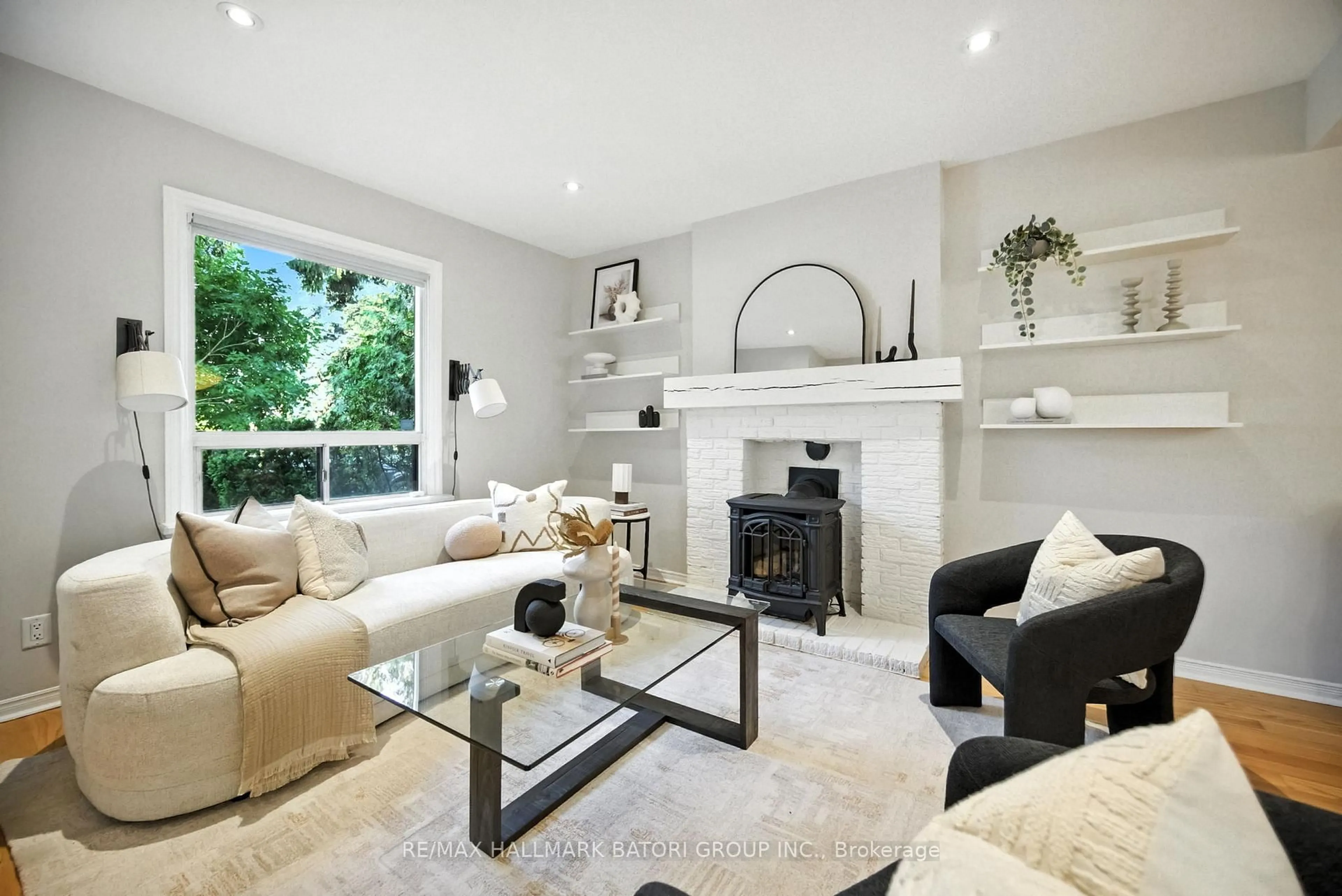 Living room with furniture, unknown for 430 Arlington Ave, Toronto Ontario M6C 3A2