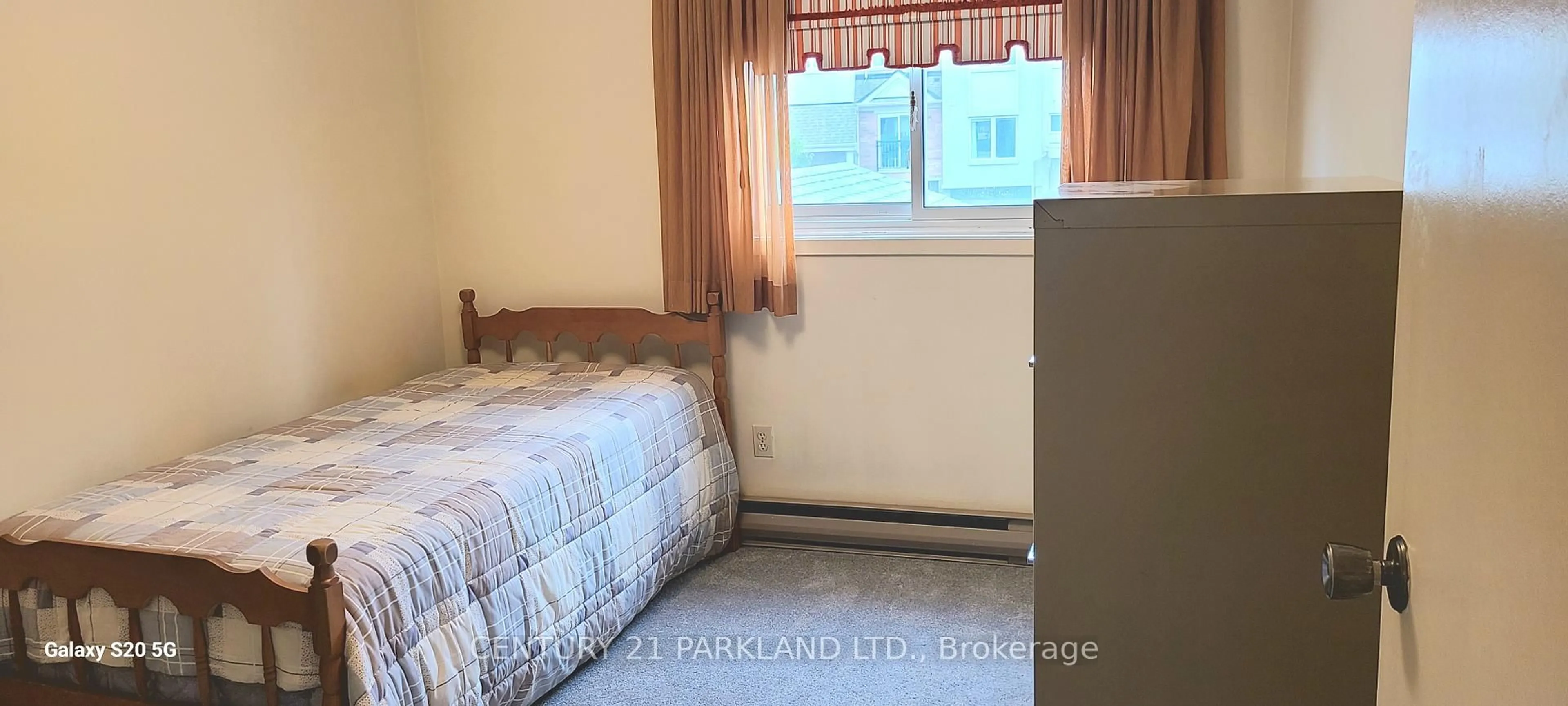A pic of a room for 42 Antibes Dr, Toronto Ontario M2R 3K4