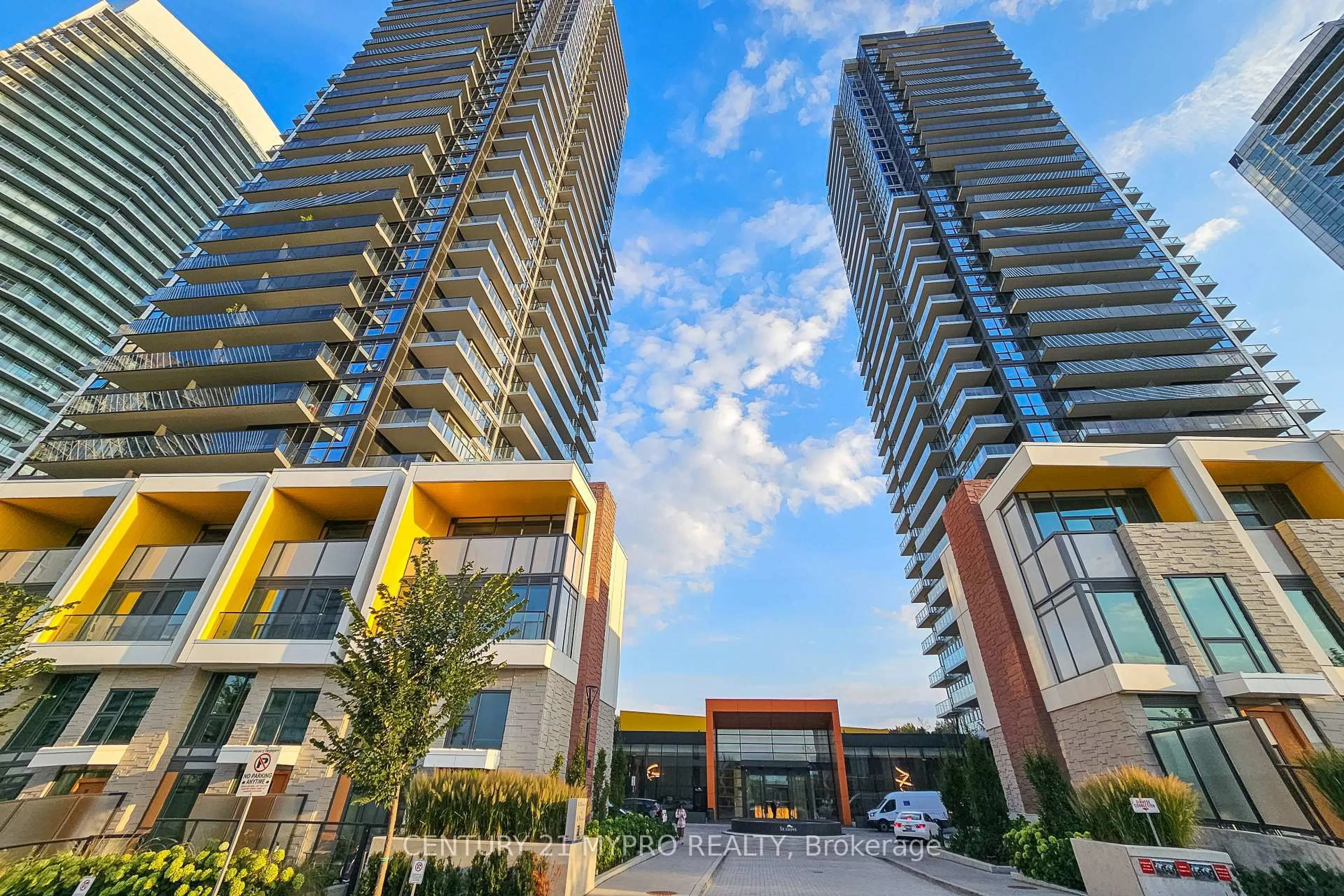 Patio, city buildings view from balcony for 95 Mcmahon Dr #3706, Toronto Ontario M2K 0H2