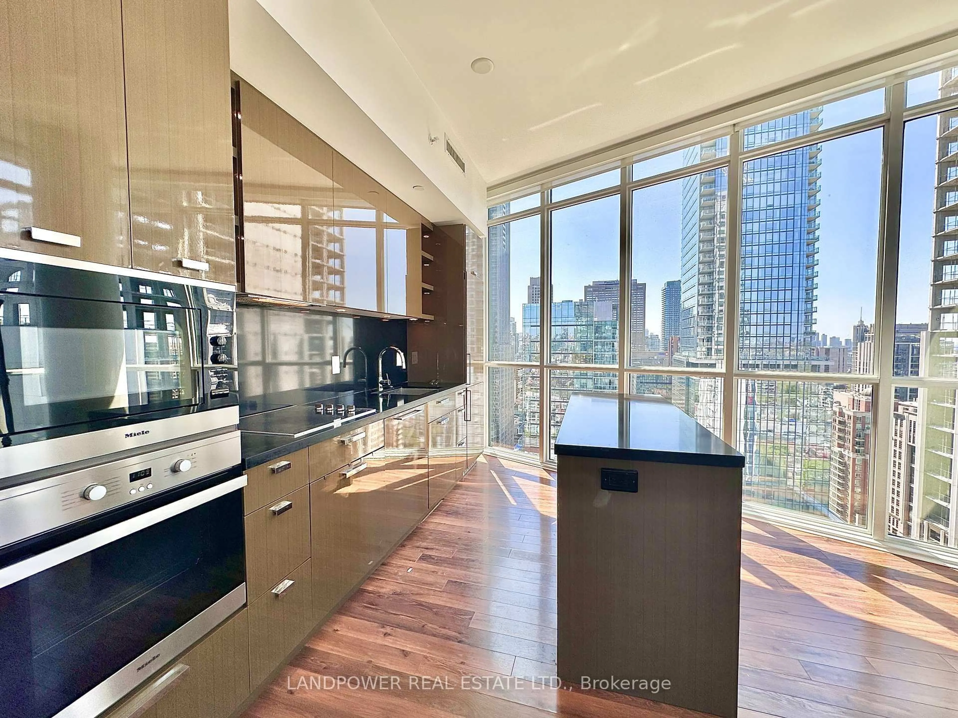 Open concept kitchen, unknown for 32 Davenport Rd #2708, Toronto Ontario M5R 0B5