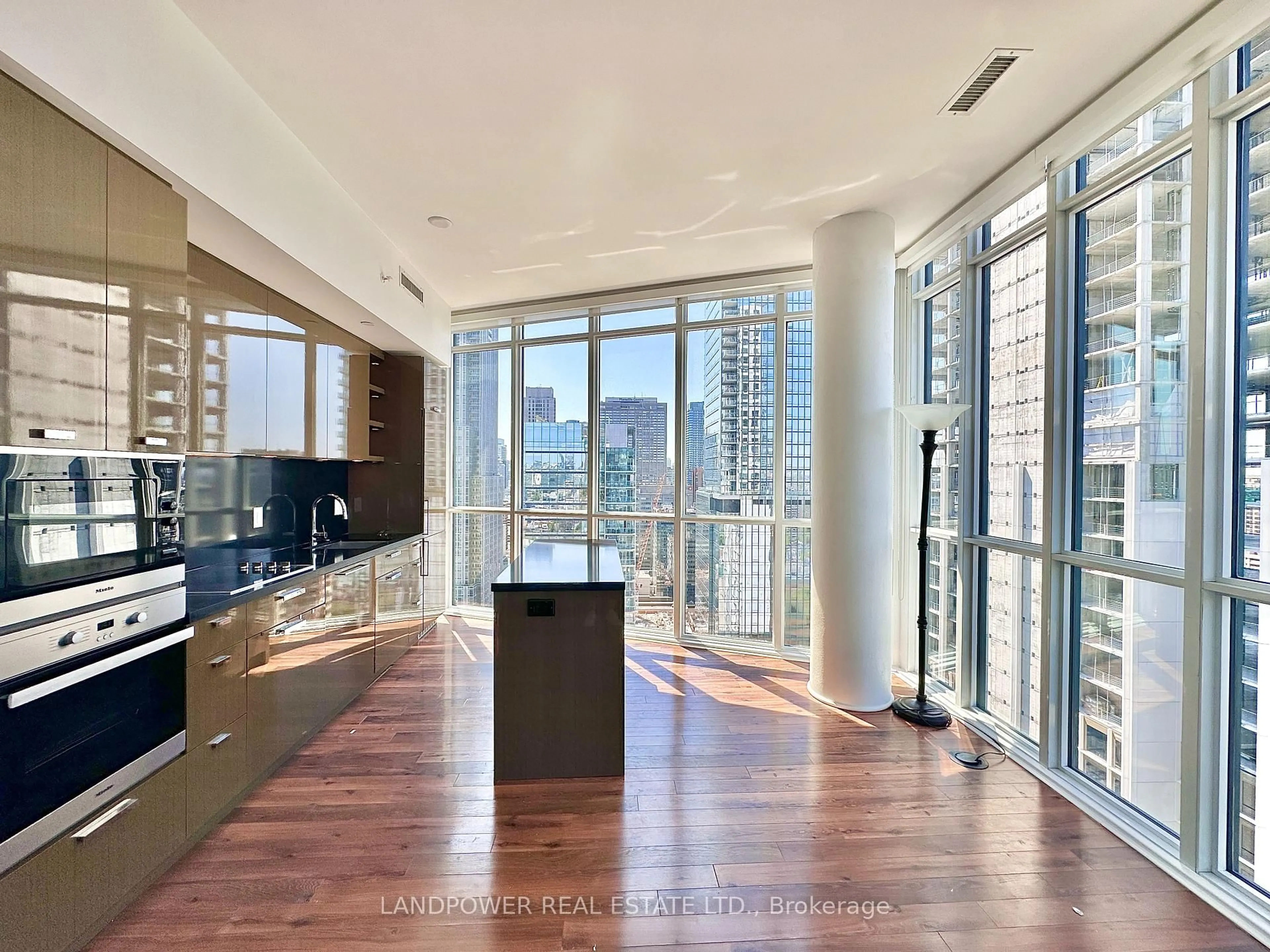 Open concept kitchen, unknown for 32 Davenport Rd #2708, Toronto Ontario M5R 0B5