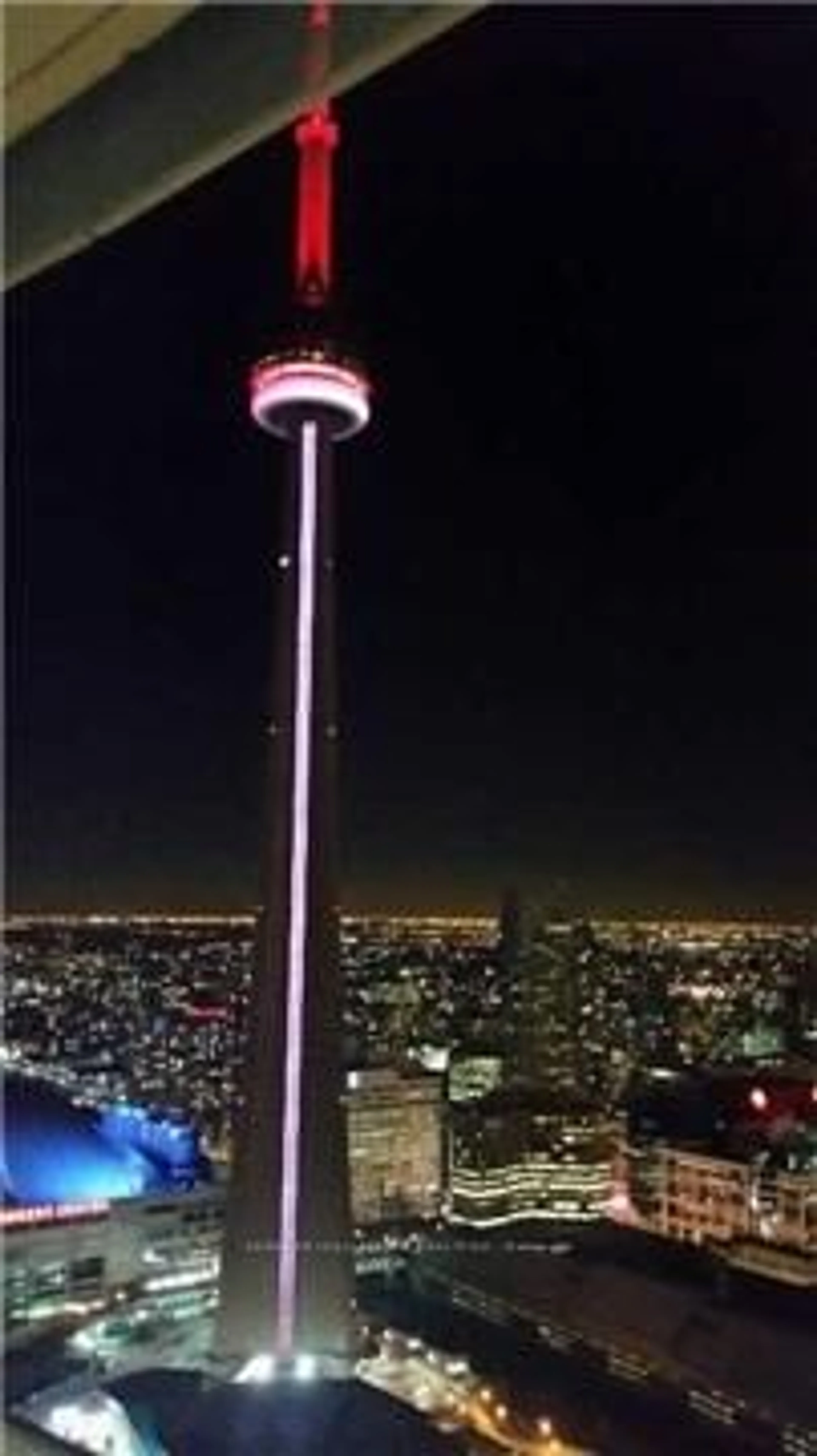Blurry image for 12 York St #3108, Toronto Ontario M5J 0A9