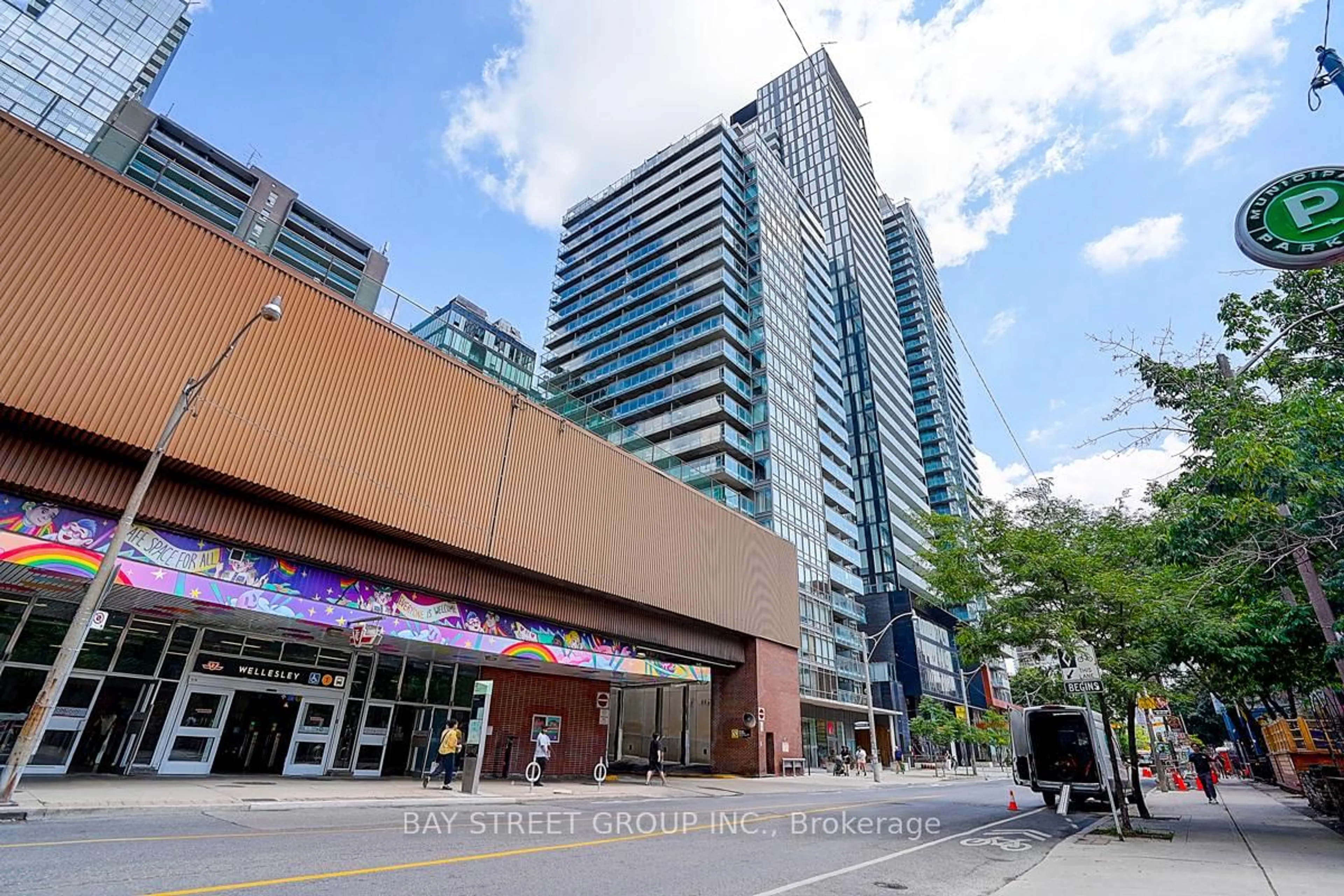 Indoor foyer for 28 Wellesley St #3107, Toronto Ontario M4Y 0C4