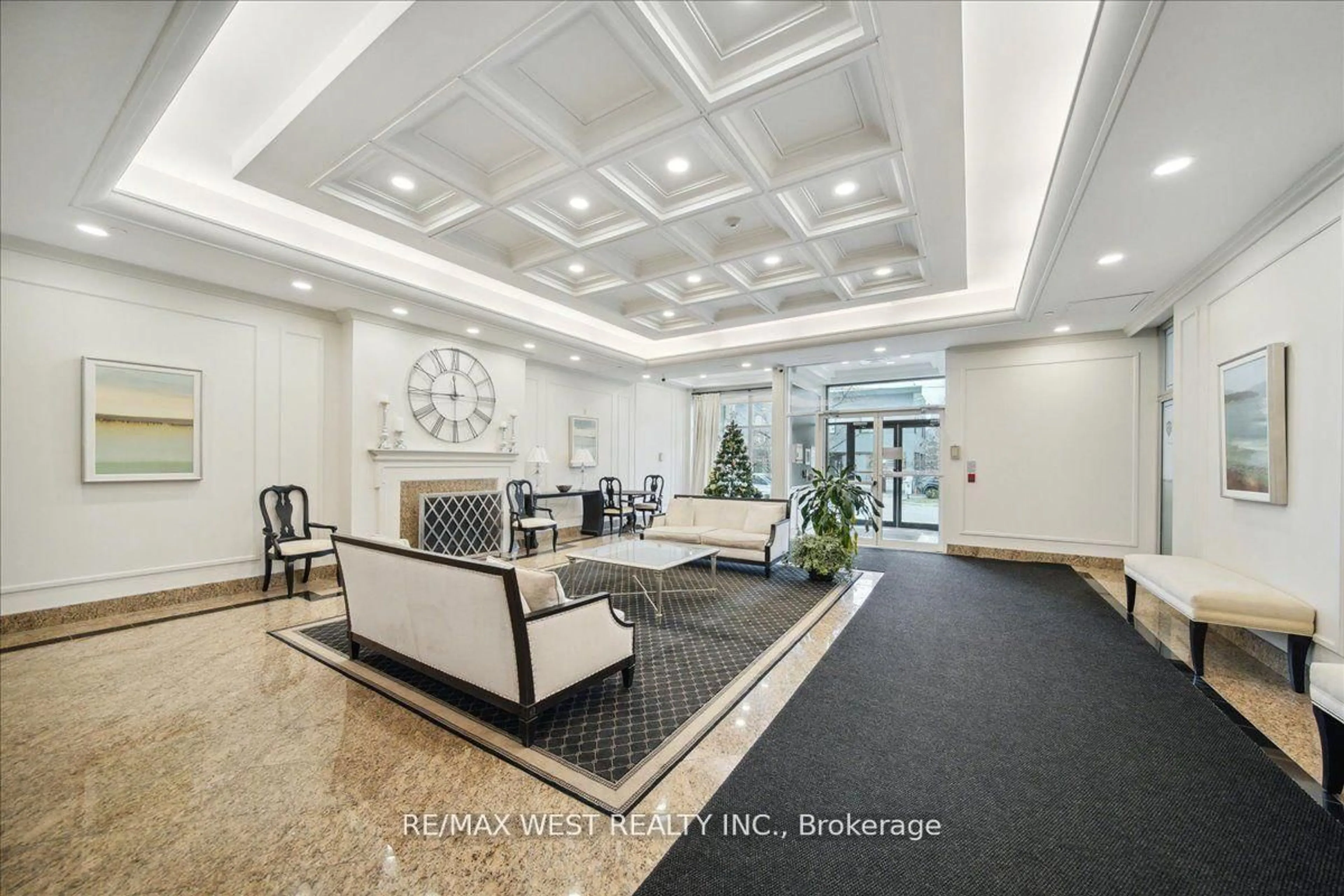 Lobby for 1 Hycrest Ave #203, Toronto Ontario M2N 6V8