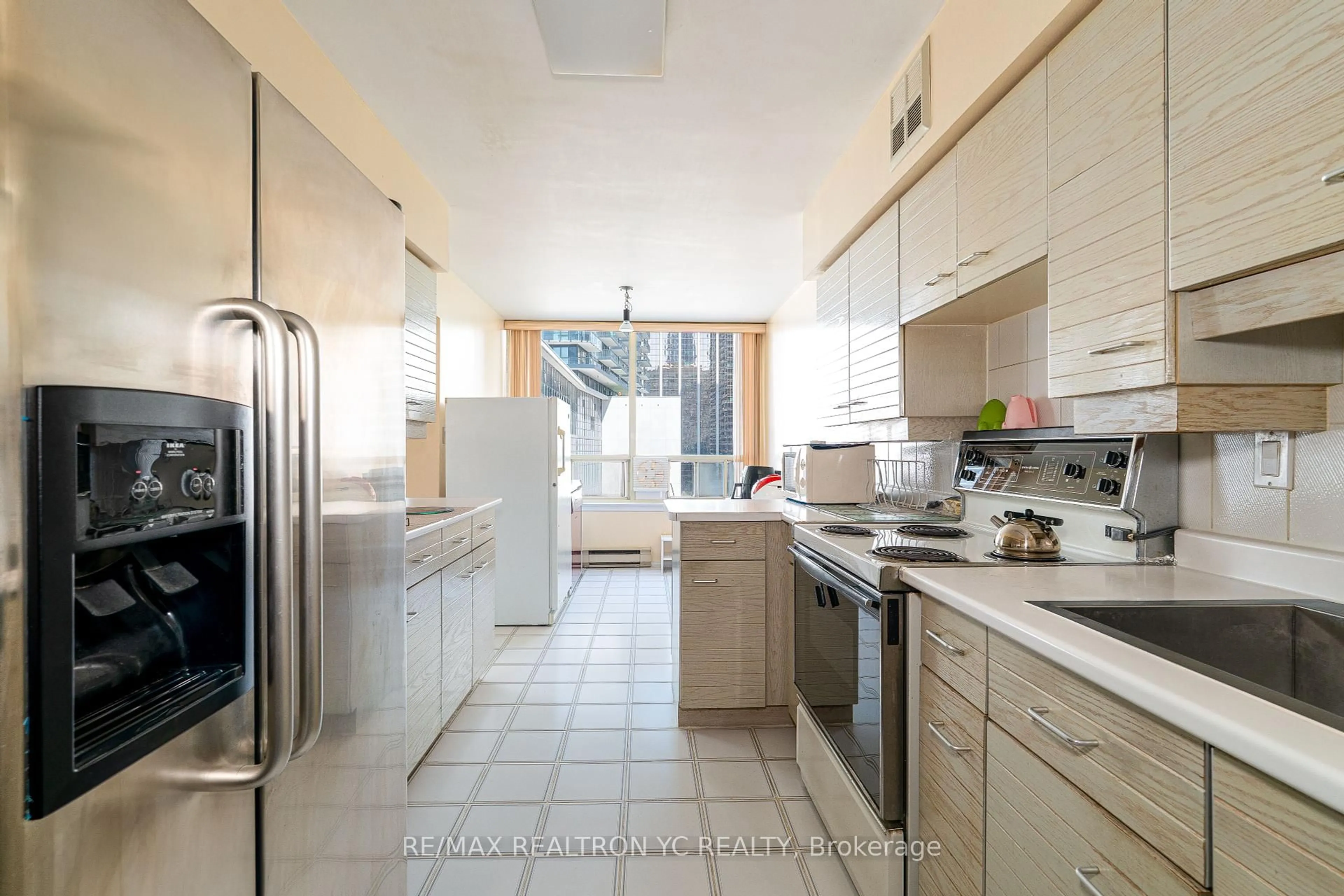 Unknown for 30 Greenfield Ave #614, Toronto Ontario M2N 6N3