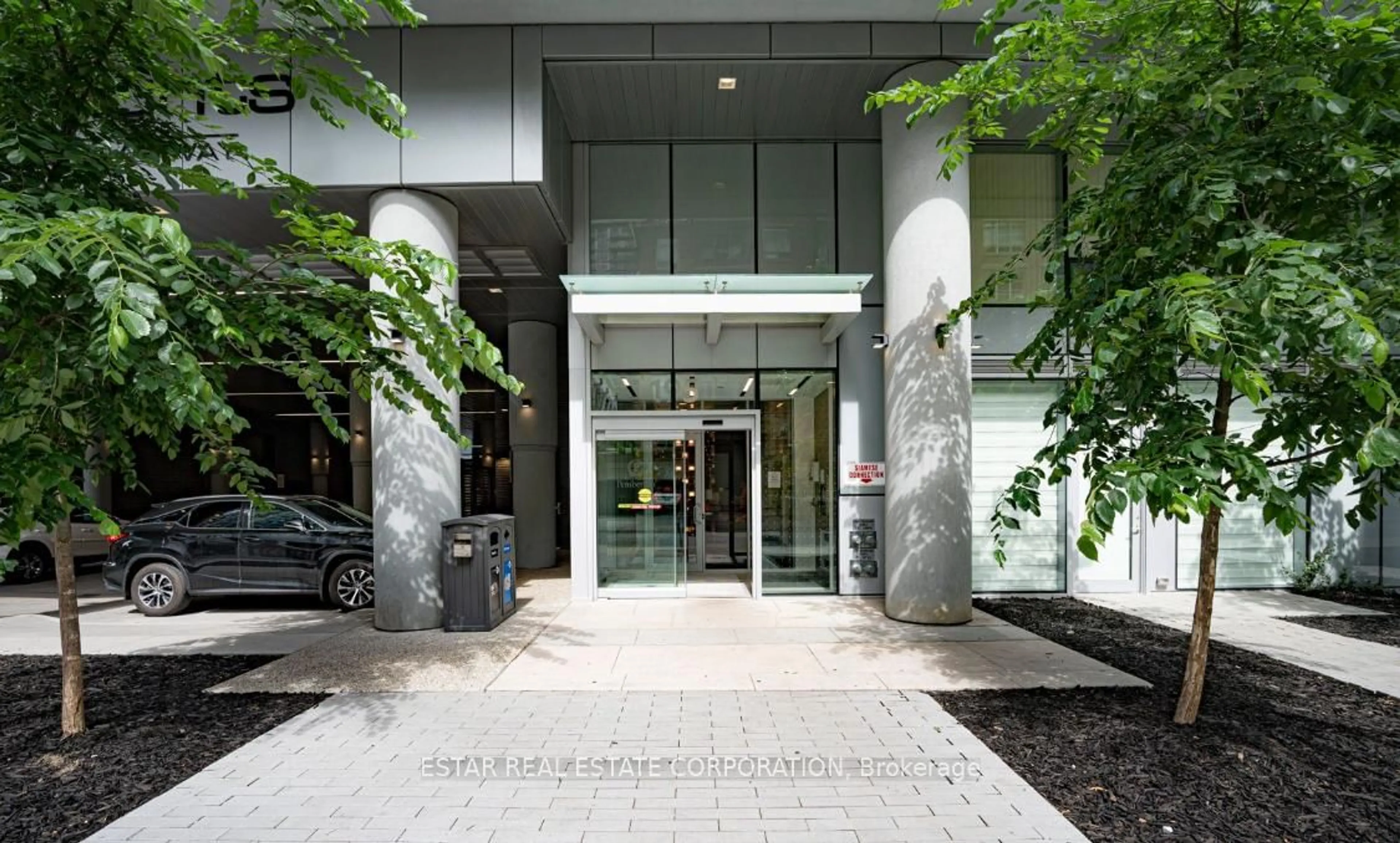Indoor foyer for 195 Redpath Ave #1607, Toronto Ontario M4P 0E4