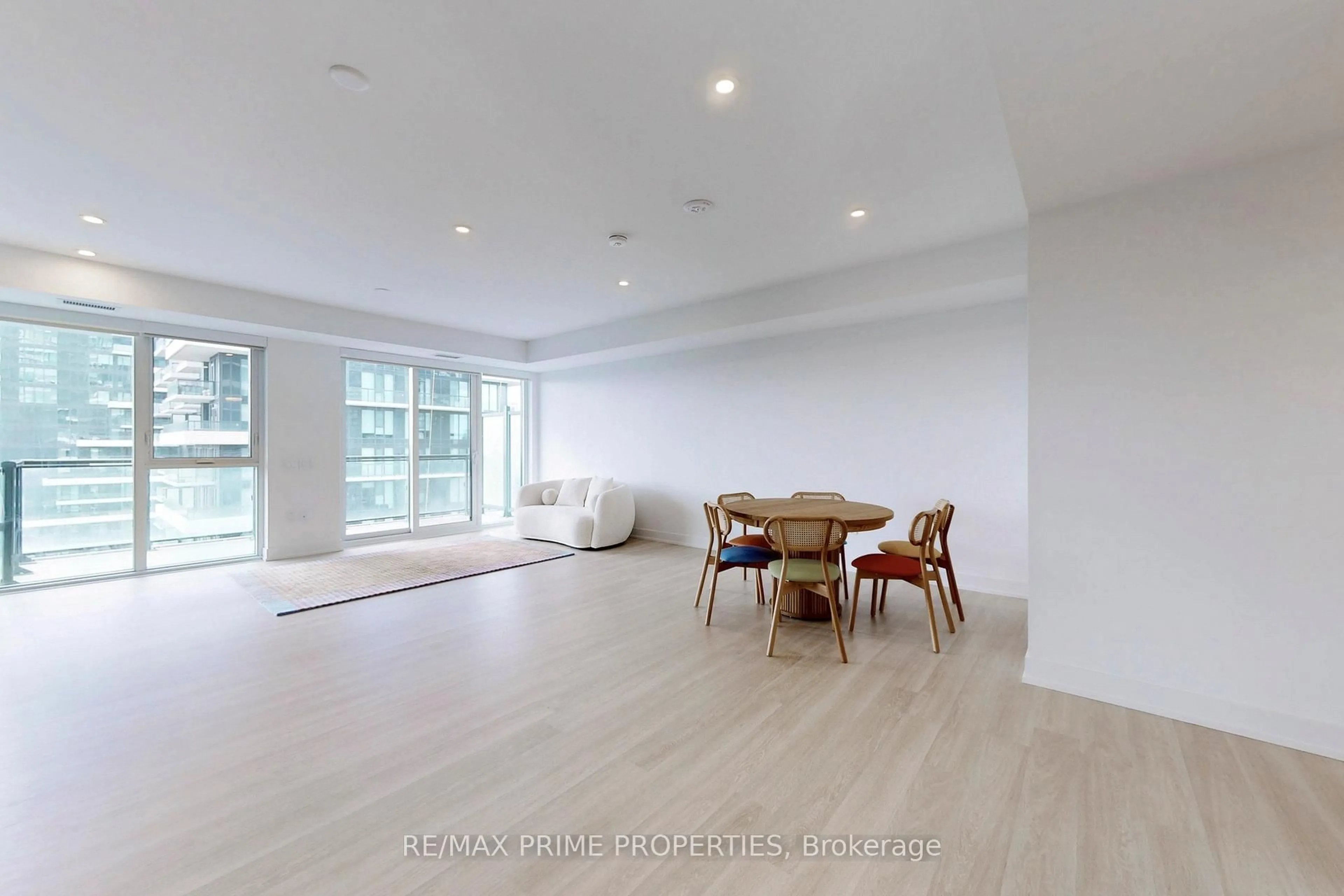 A pic of a room for 30 Inn On The Park Dr #2401, Toronto Ontario M3C 0P7