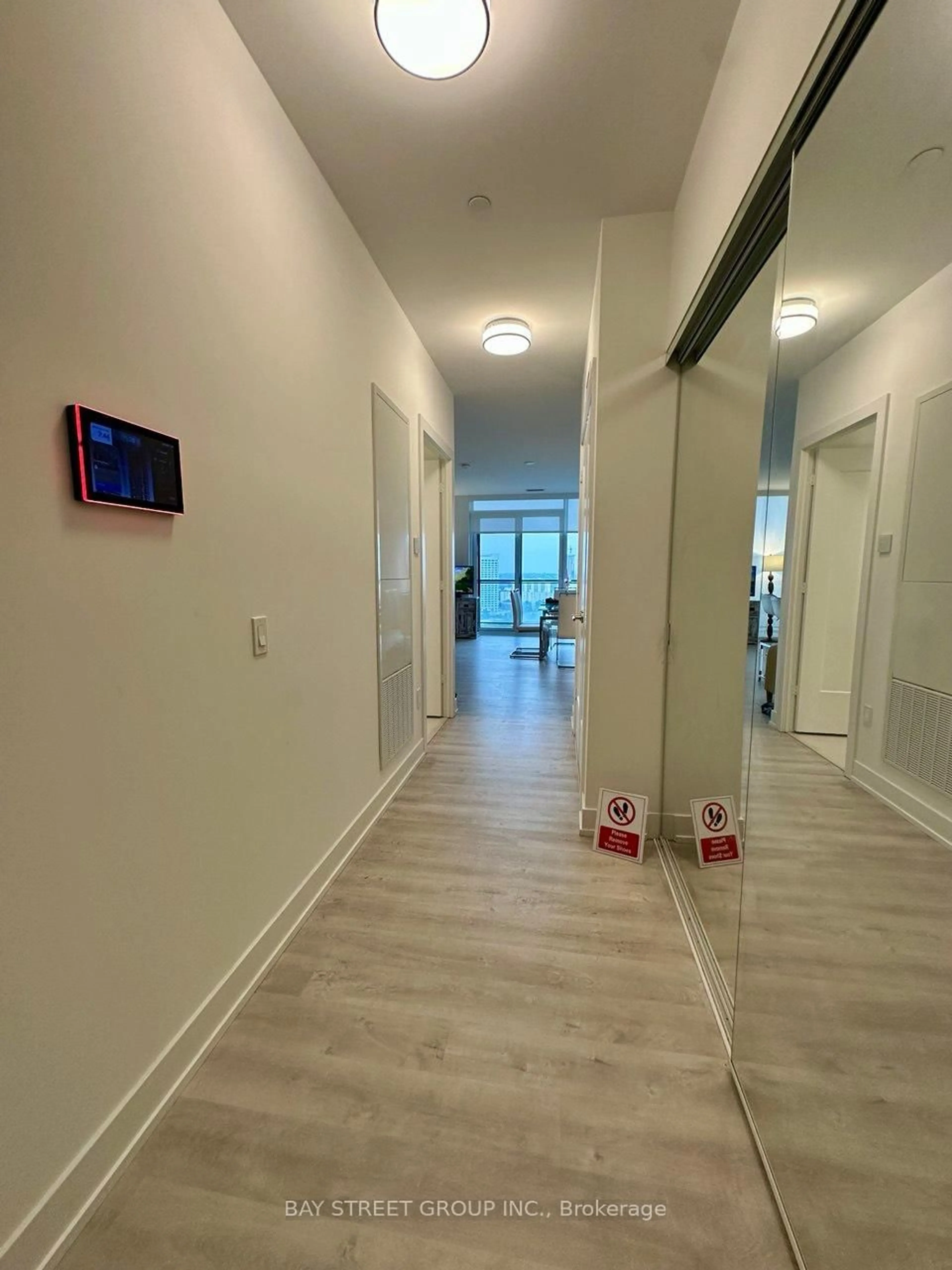 Indoor foyer for 30 Inn On The Park Dr #2207, Toronto Ontario M3C 0P7