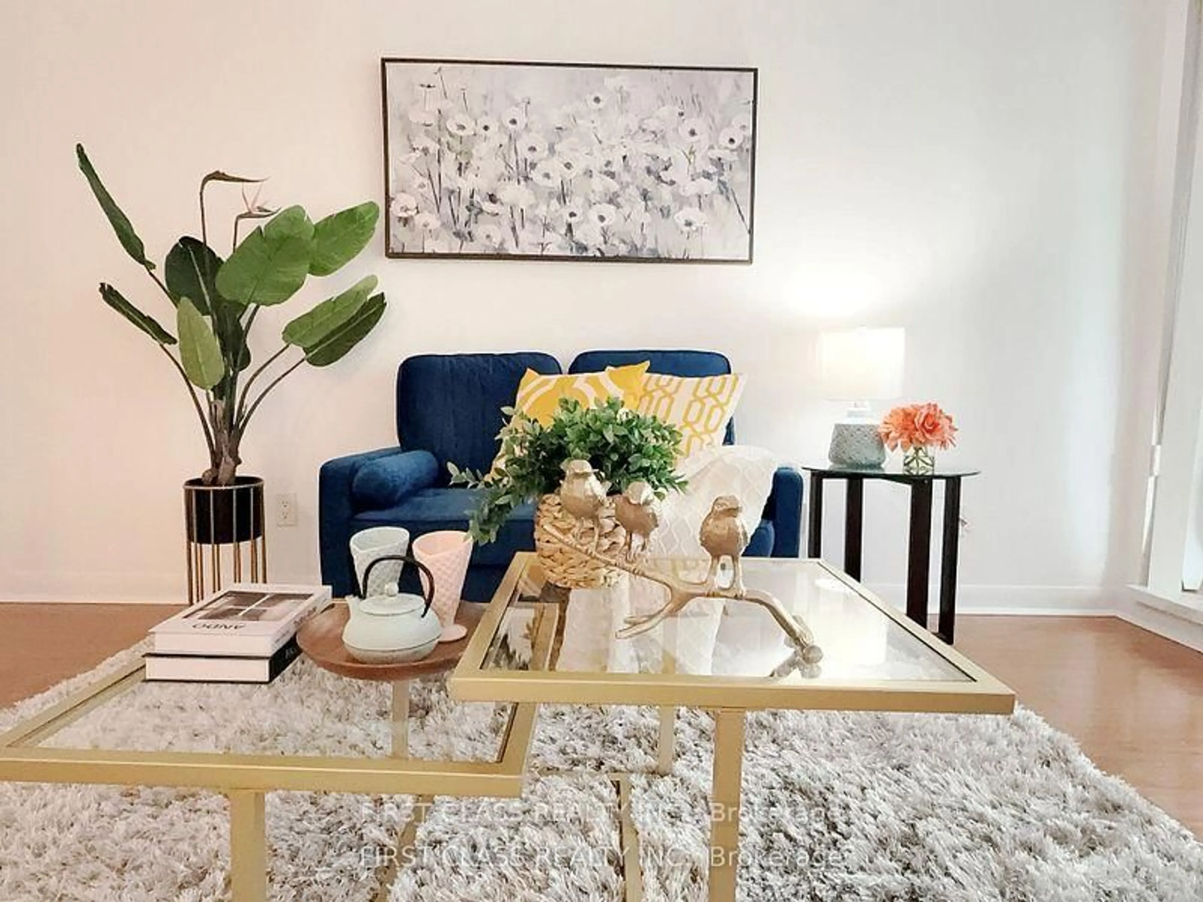 Living room with furniture, unknown for 4968 Yonge St #1612, Toronto Ontario M2N 5N7