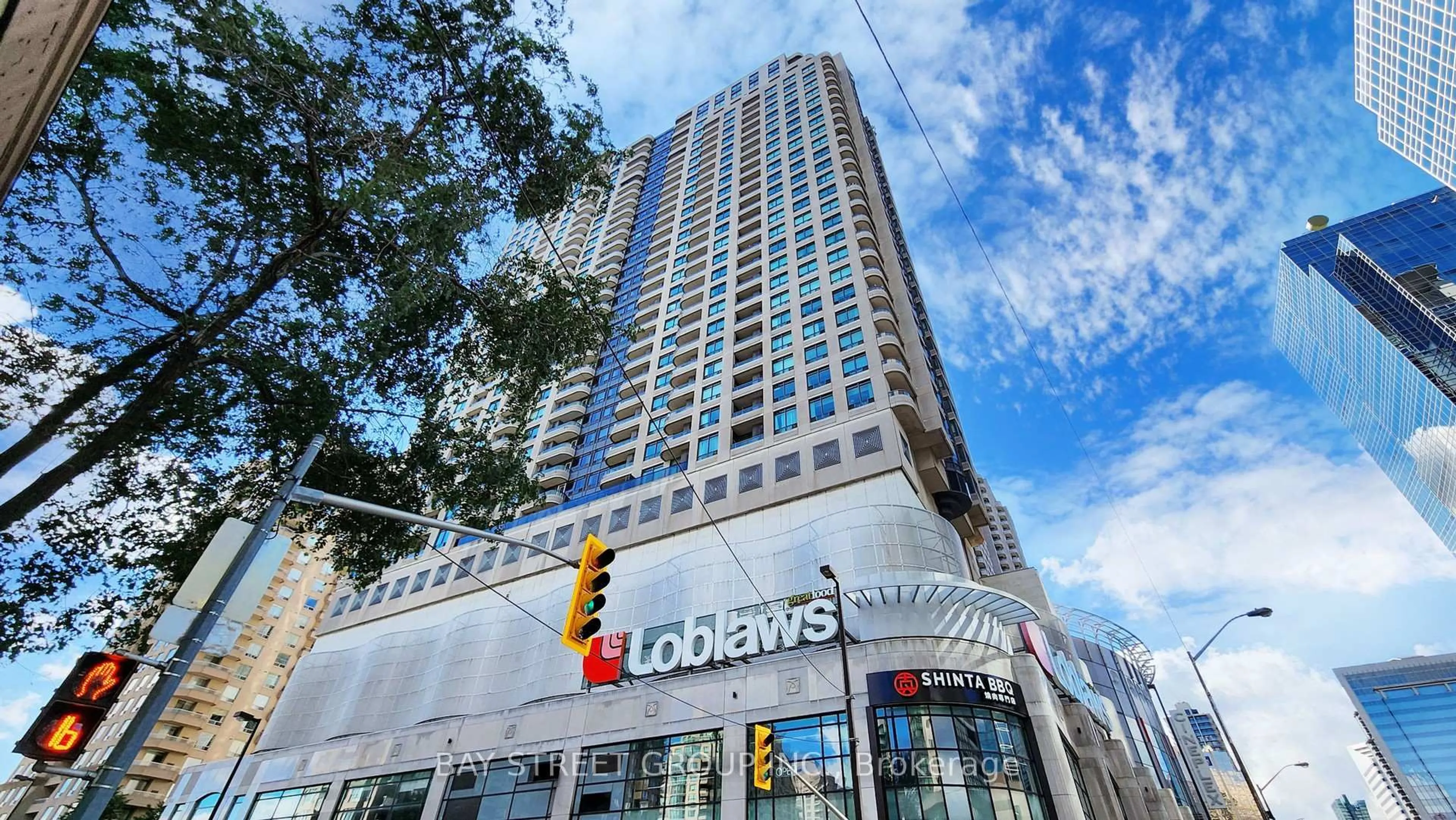 Lobby for 33 Empress Ave #2107, Toronto Ontario M2N 6Y7