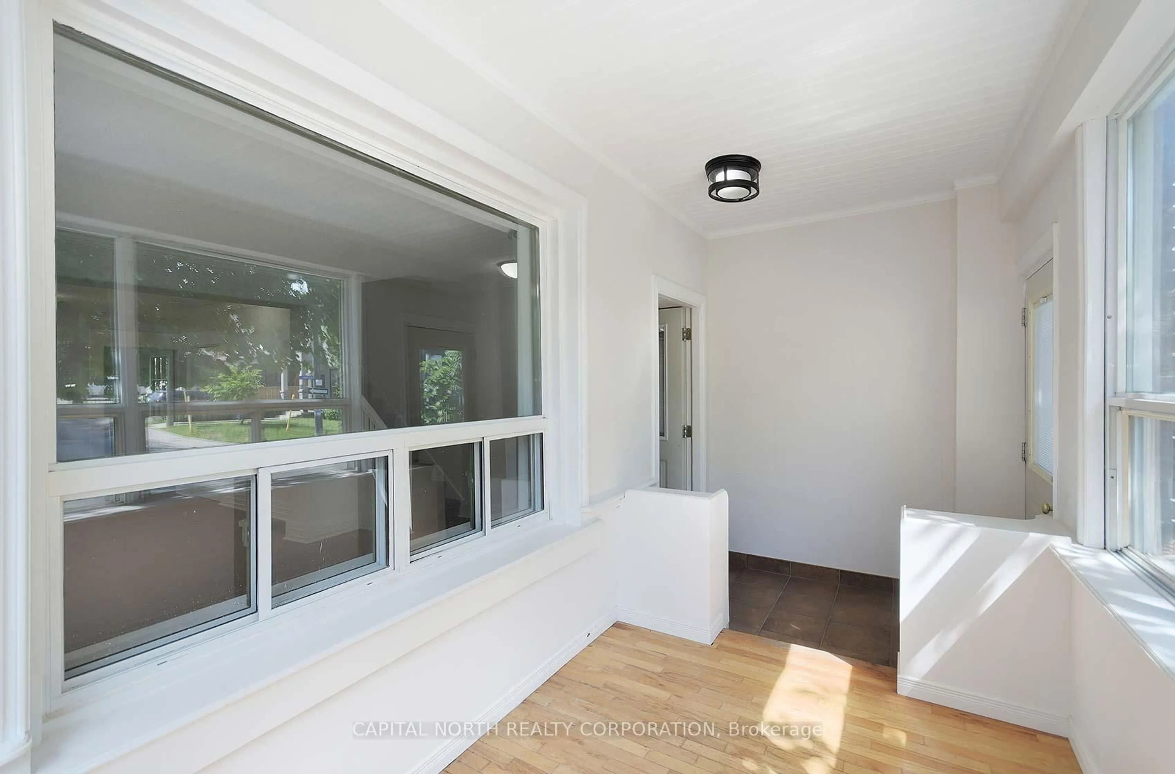 Indoor entryway for 604 Lauder Ave, Toronto Ontario M6E 3J6