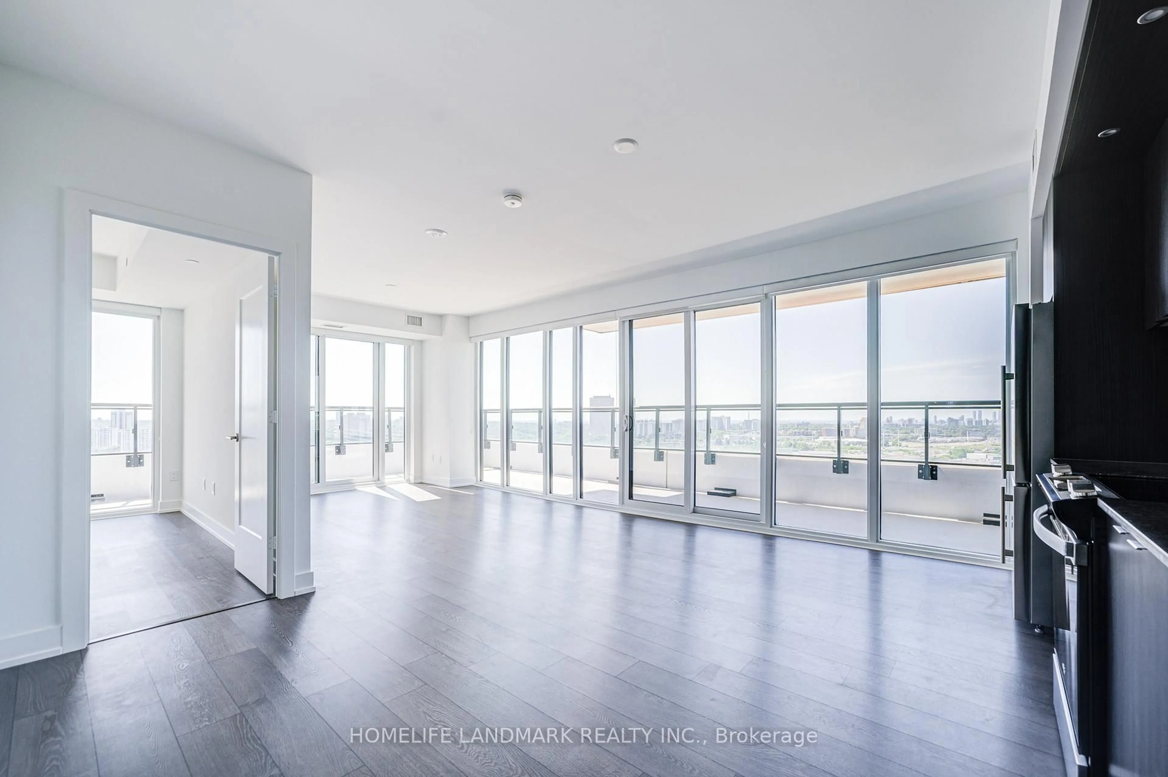 Indoor foyer for 30 Inn On The Park Dr #2109, Toronto Ontario M3C 0P7