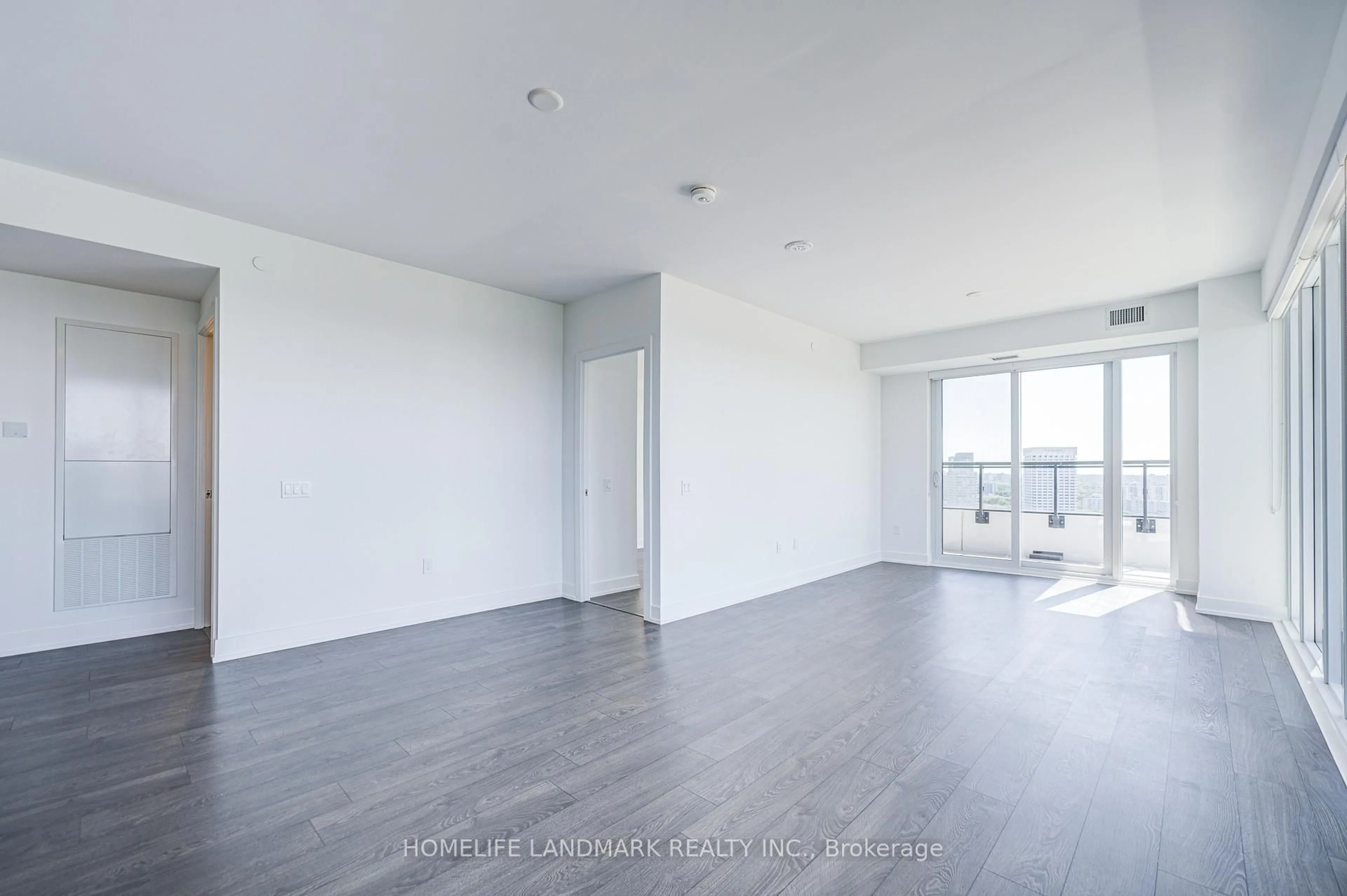 A pic of a room for 30 Inn On The Park Dr #2109, Toronto Ontario M3C 0P7