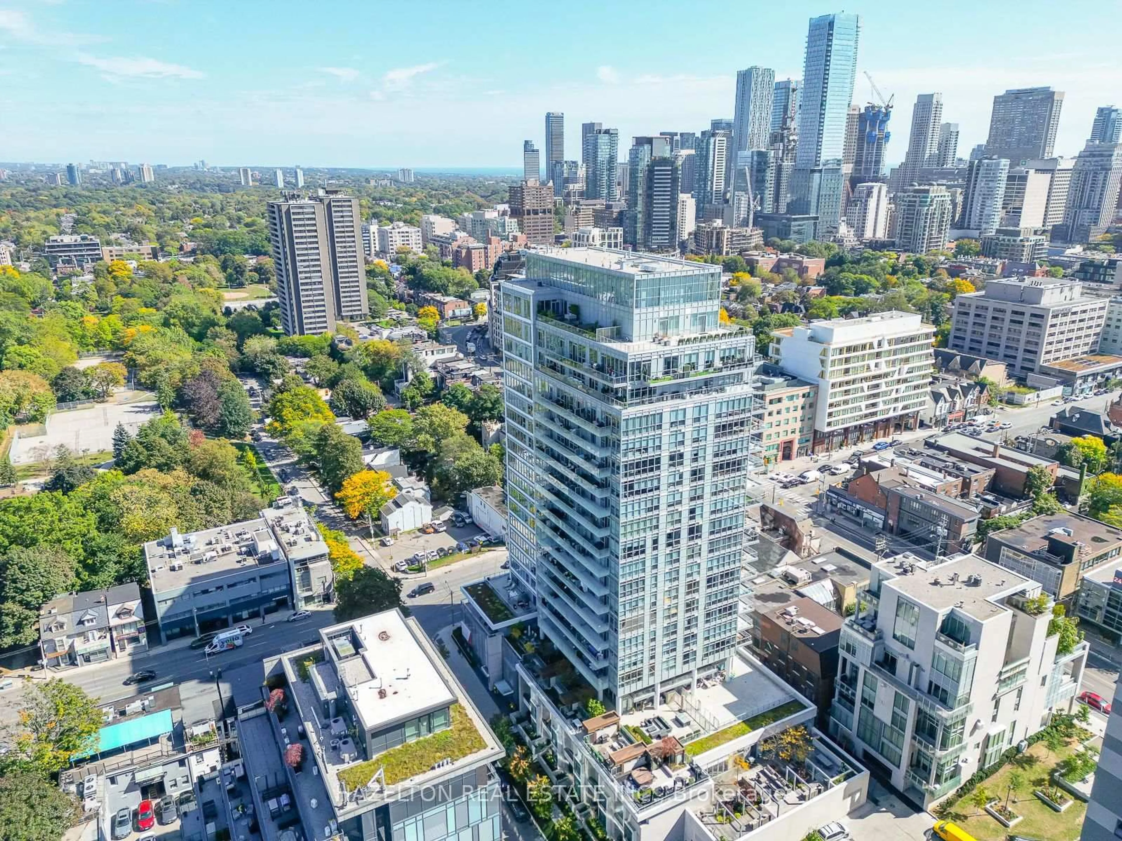 A pic from outside/outdoor area/front of a property/back of a property/a pic from drone, city buildings view from balcony for 170 Avenue Rd #1605, Toronto Ontario M5R 0A4