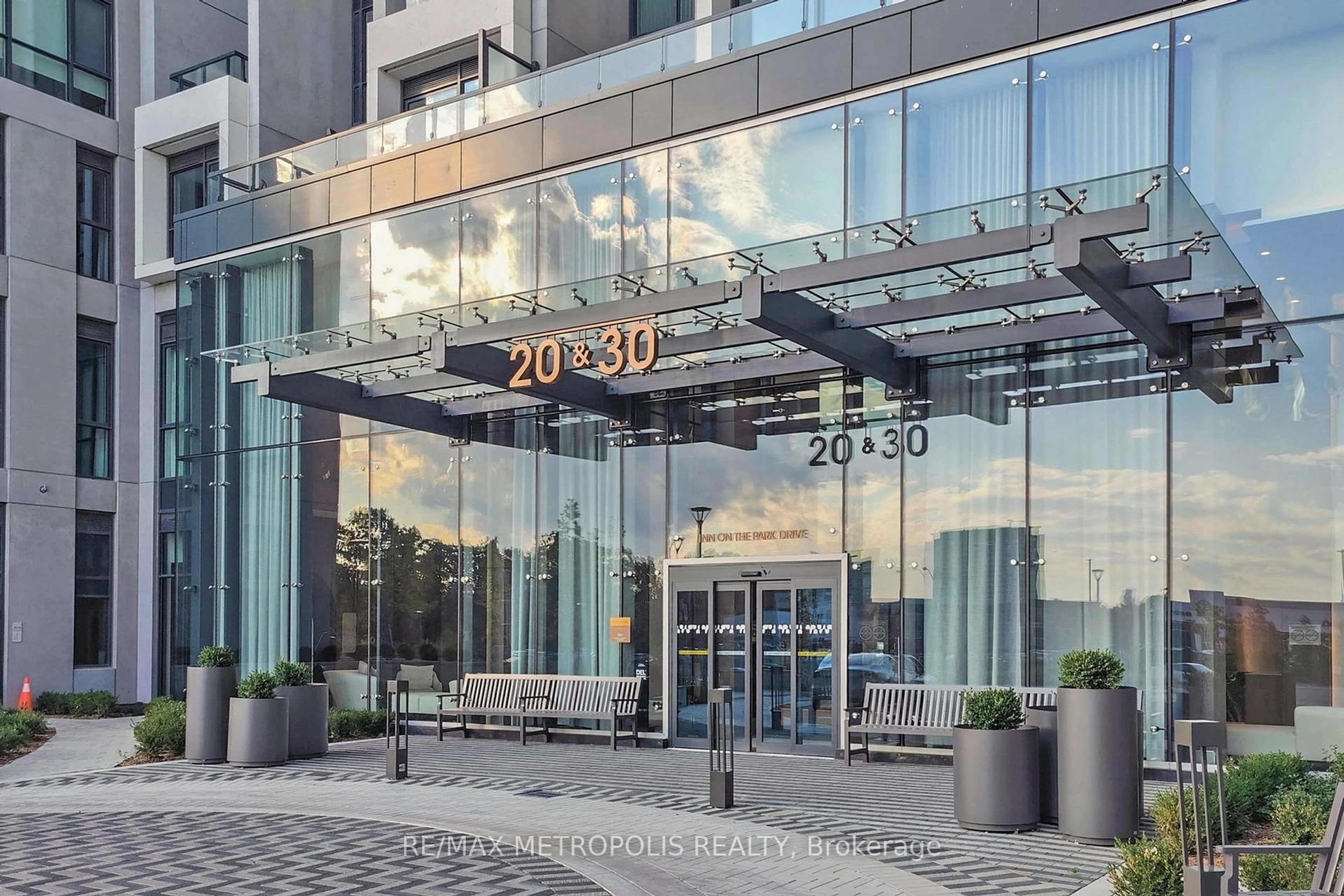 Lobby for 20 Inn On The Park Dr #638, Toronto Ontario M3C 0P8