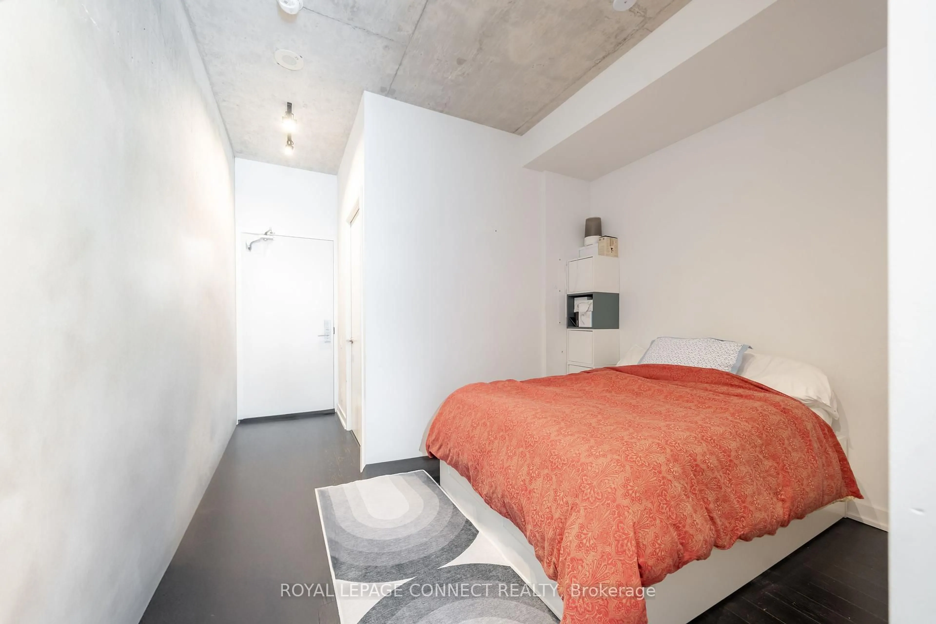A pic of a room for 39 Brant St #206, Toronto Ontario M5V 0M8