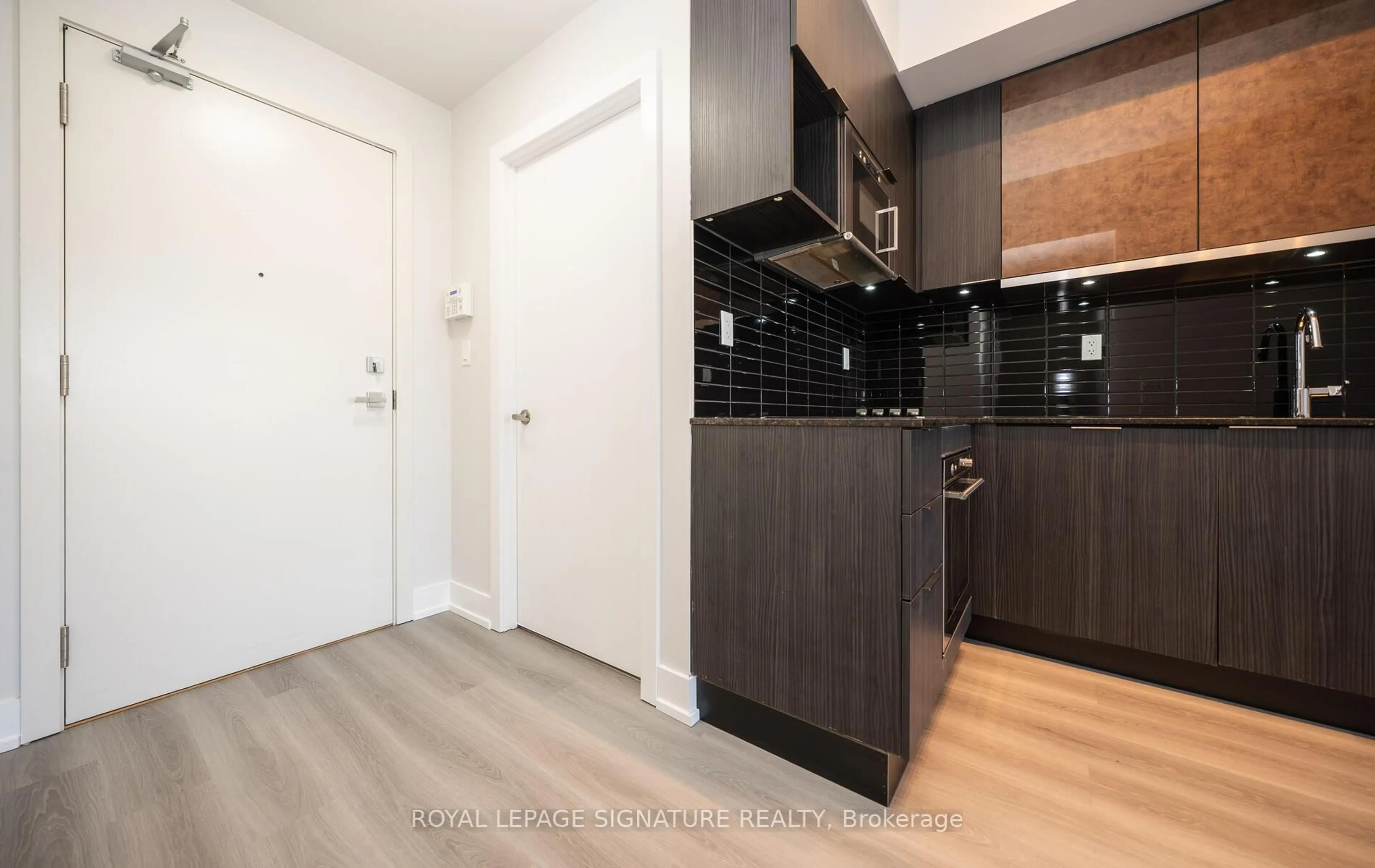Standard kitchen, unknown for 99 The Donway #406, Toronto Ontario M3C 9G1