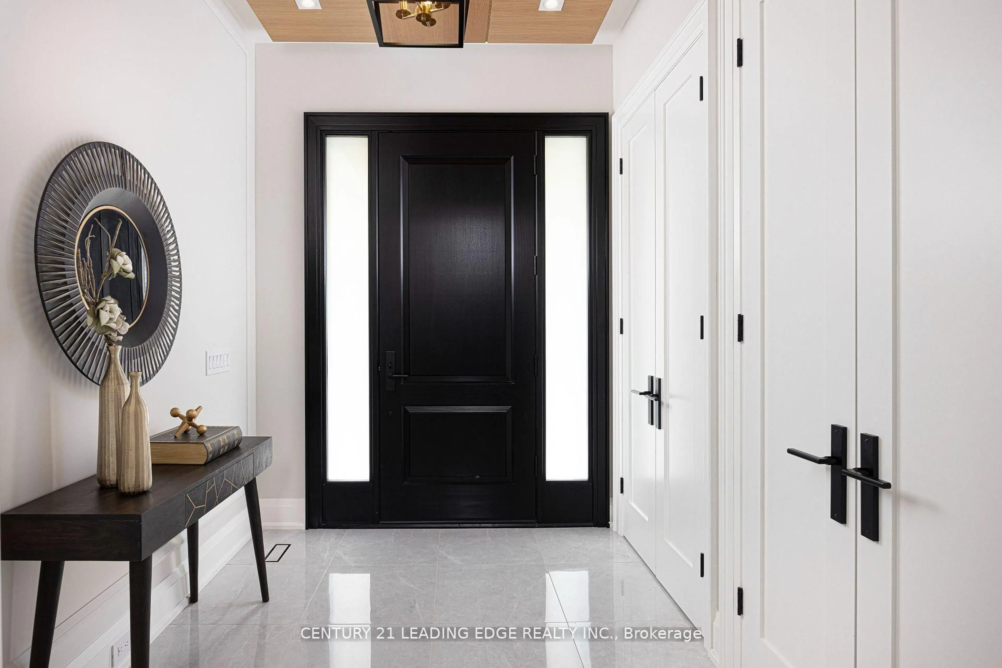 Indoor entryway for 48 Tangmere Rd, Toronto Ontario M3B 2N3
