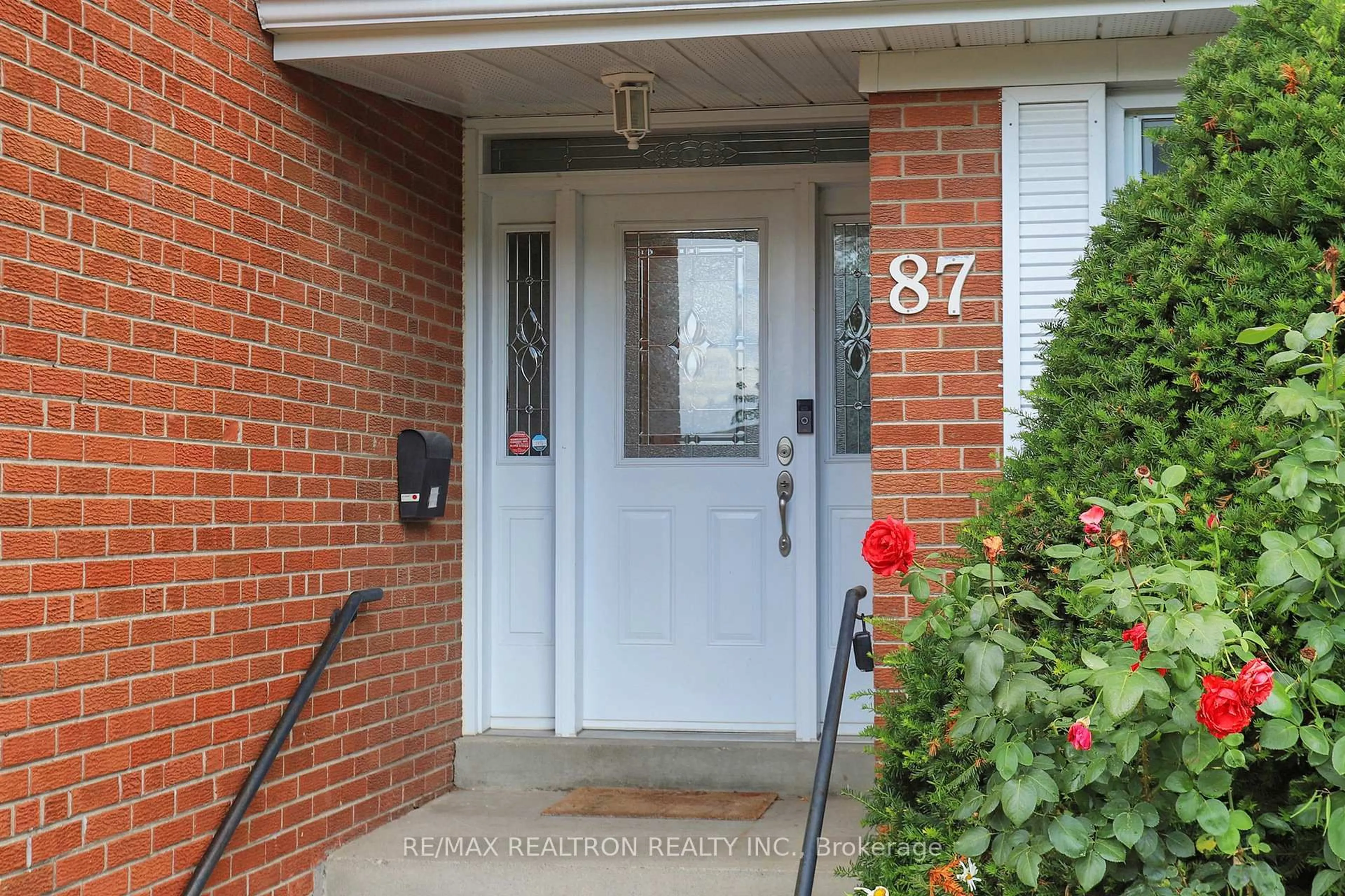 Indoor entryway for 87 Valentine Dr, Toronto Ontario M3A 3J7