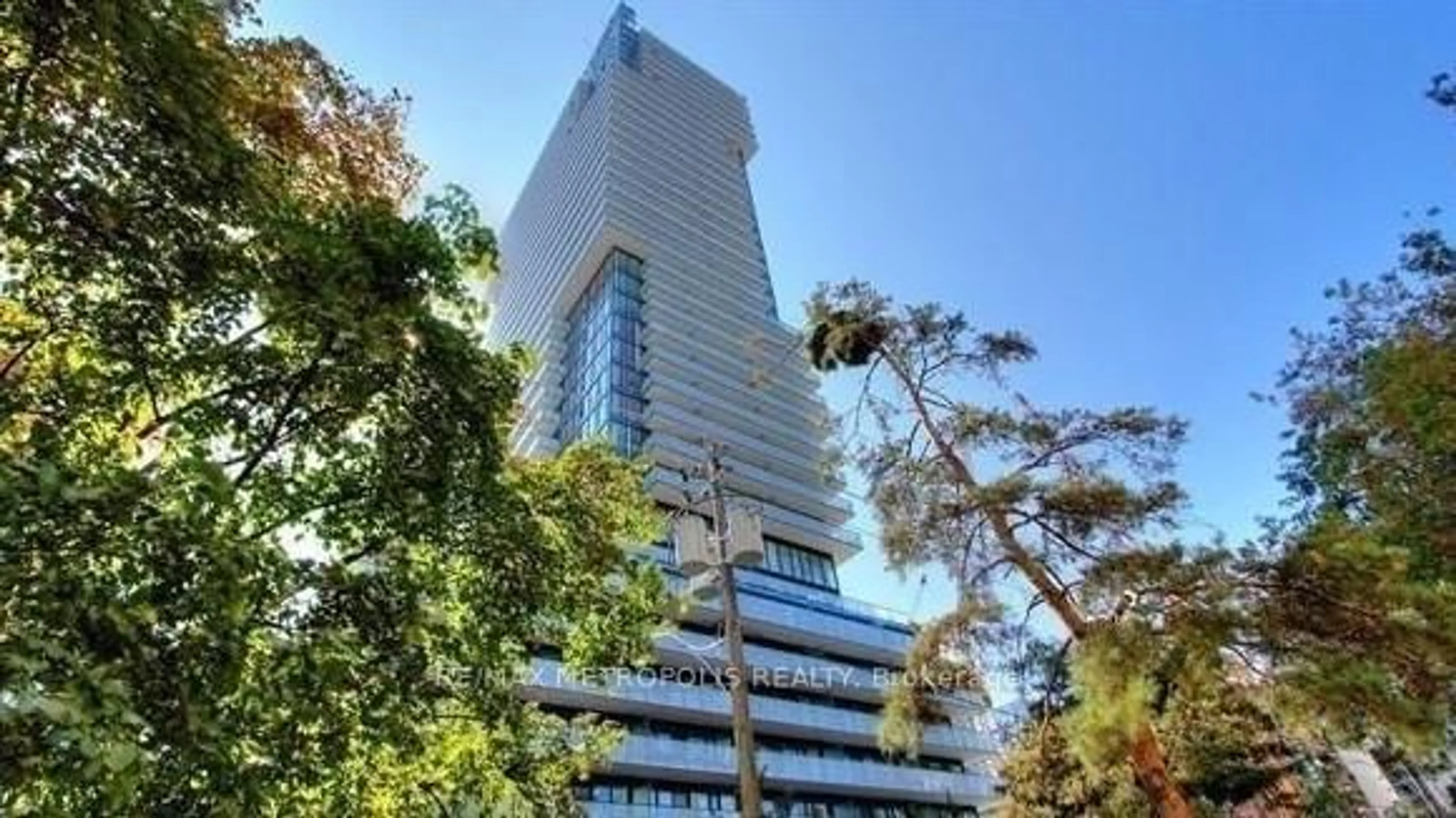 Unknown for 185 Roehampton Ave #301, Toronto Ontario M4P 0C6