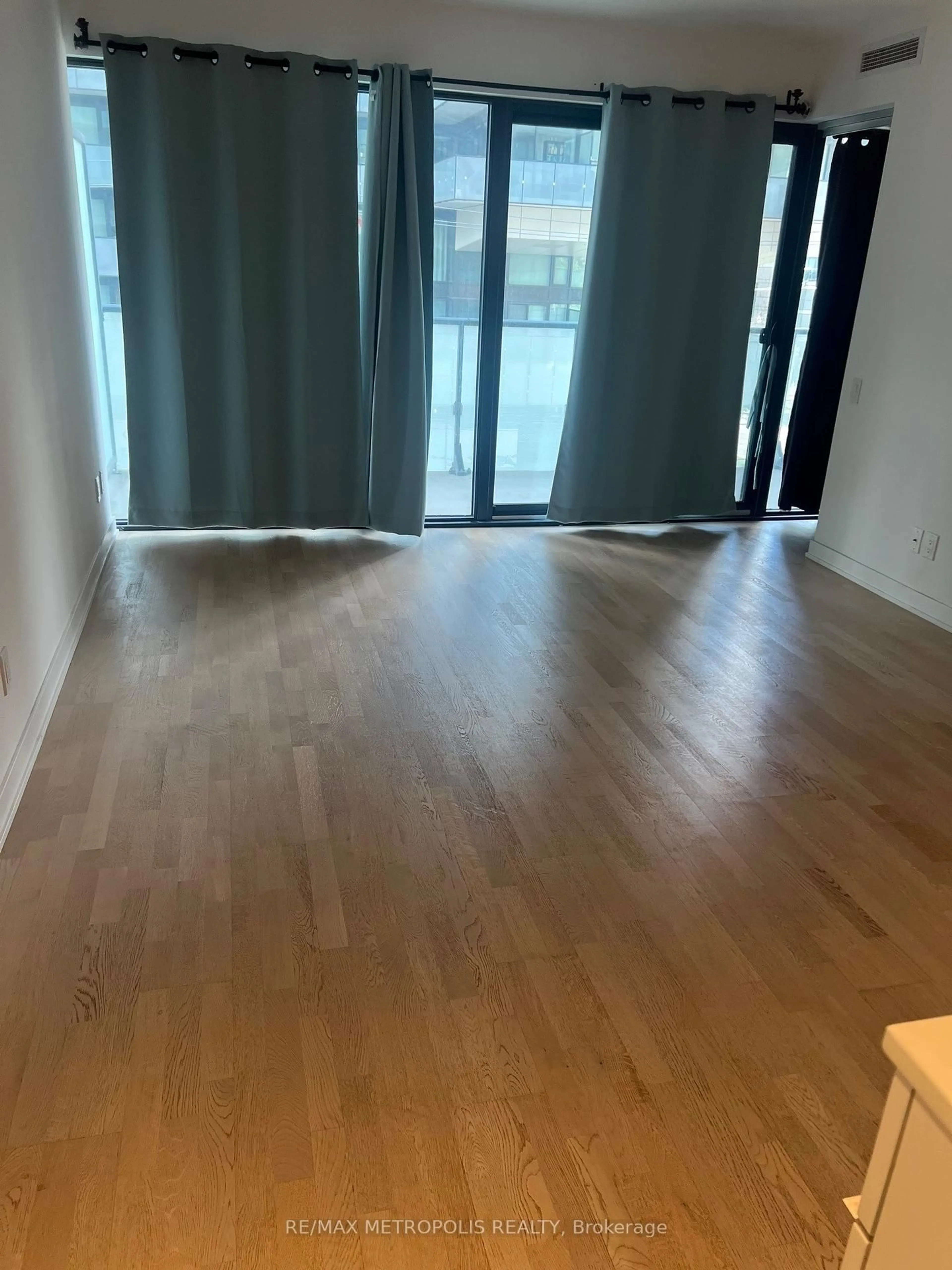 A pic of a room for 161 Roehampton Ave #1805, Toronto Ontario M4P 0C8