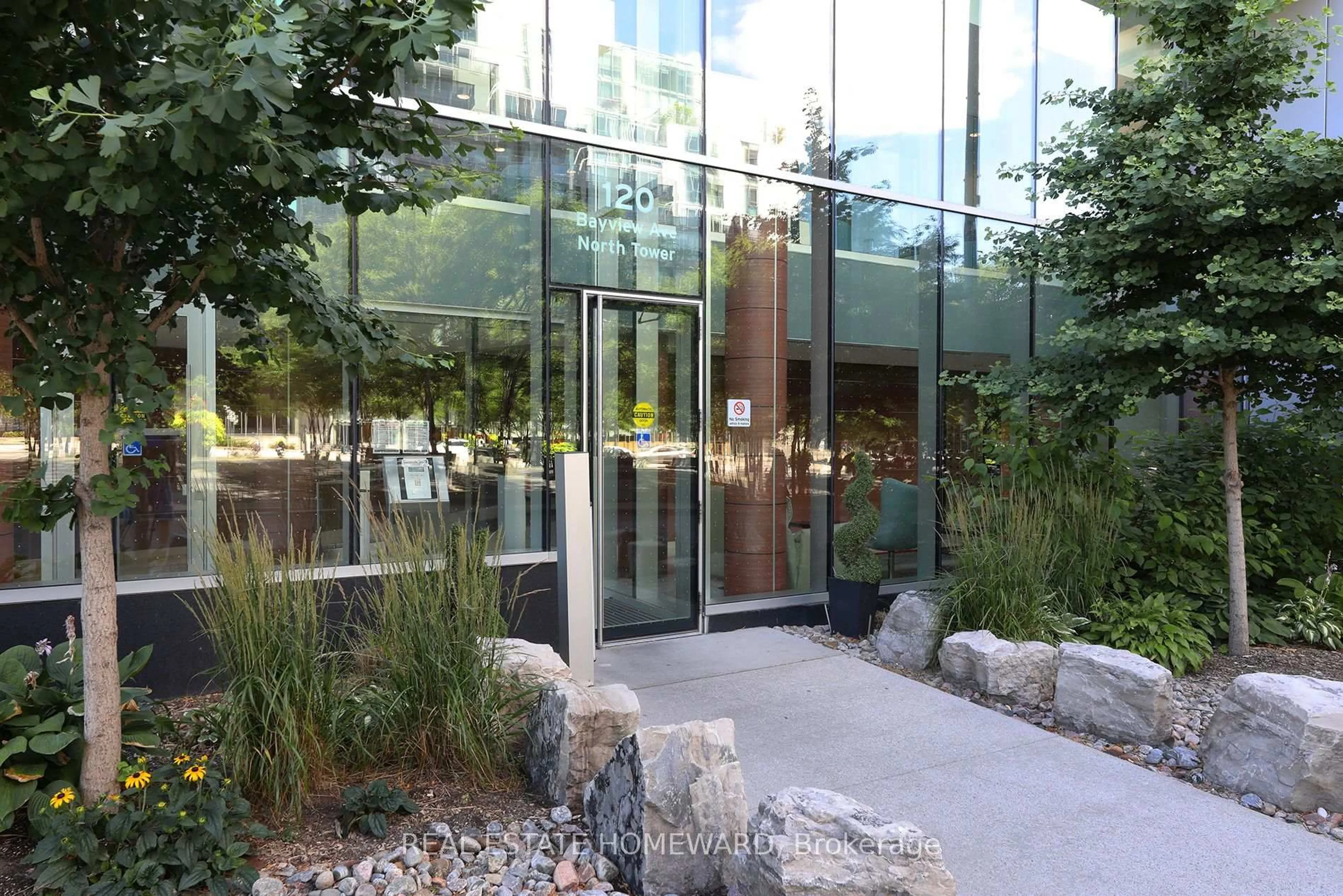 Indoor foyer for 120 Bayview Ave #N707, Toronto Ontario M5A 0G4