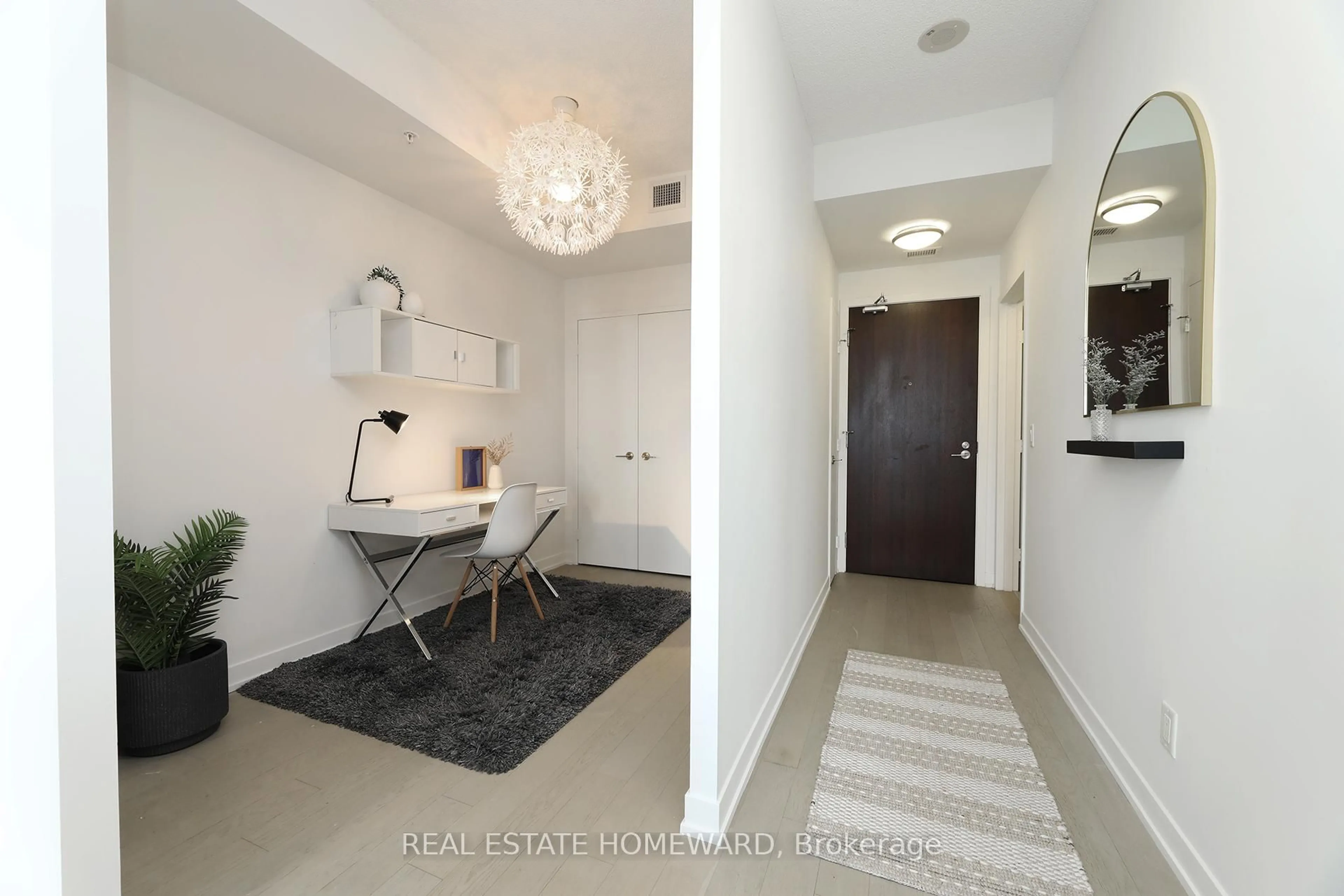 Indoor entryway for 120 Bayview Ave #N707, Toronto Ontario M5A 0G4