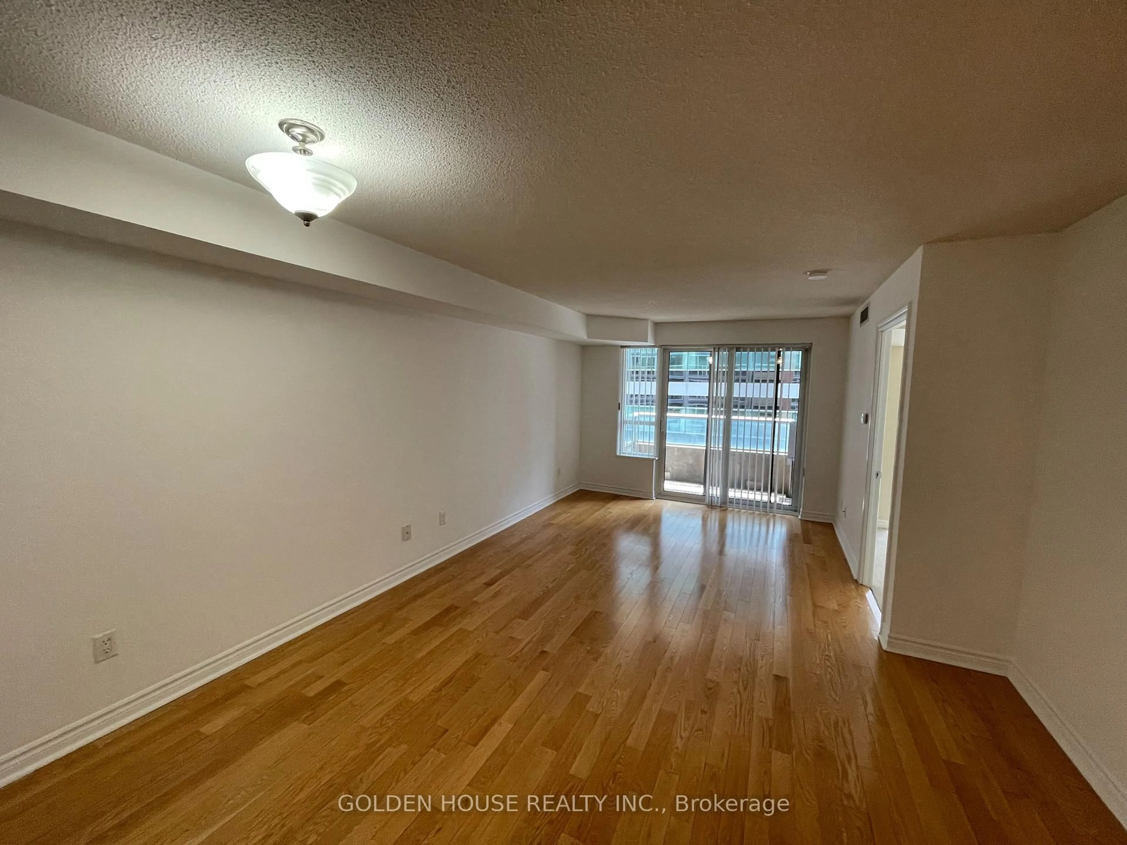 A pic of a room for 270 Wellington St #616, Toronto Ontario M5V 3P5