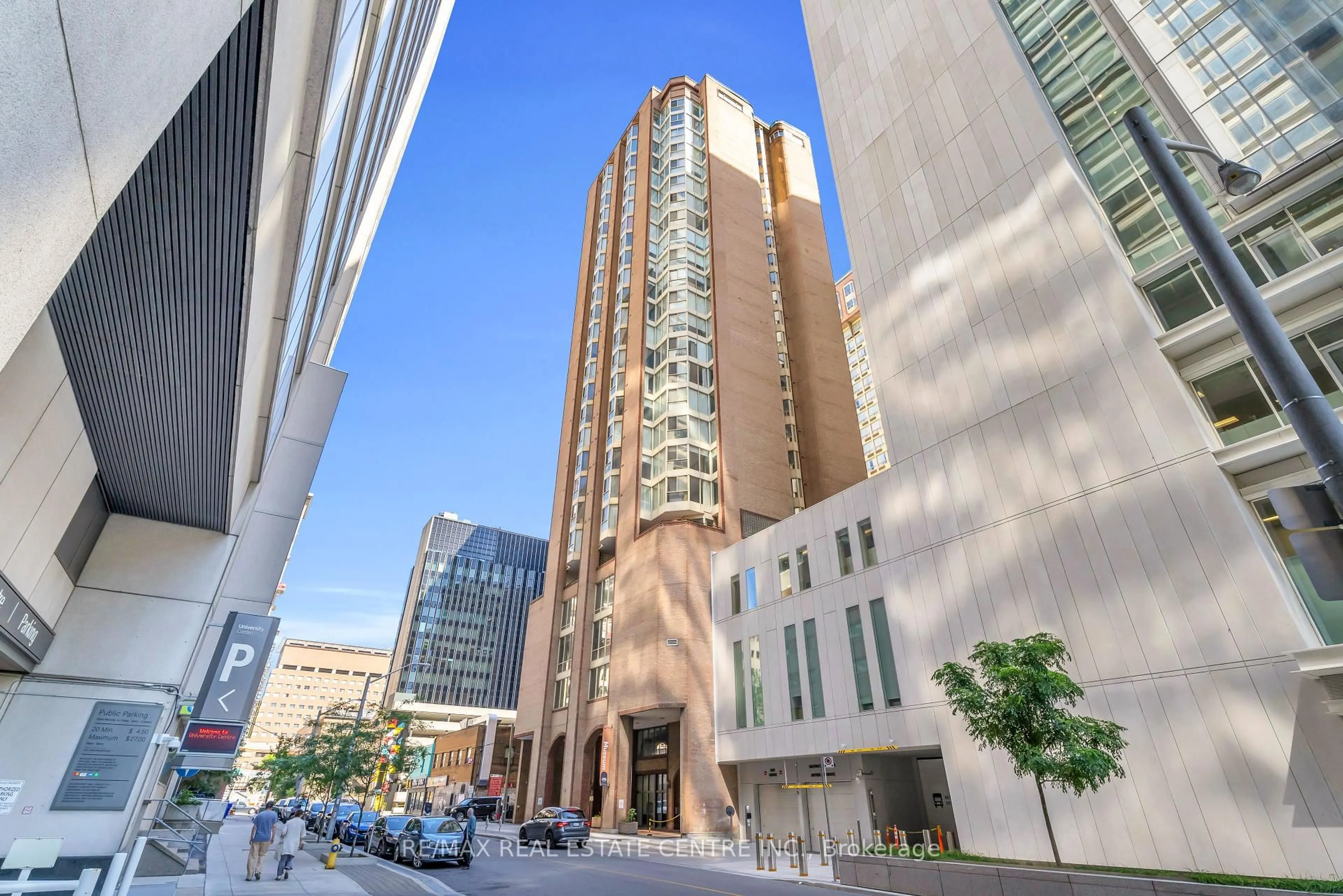 Indoor foyer for 55 Centre Ave #2504, Toronto Ontario M5G 2H5