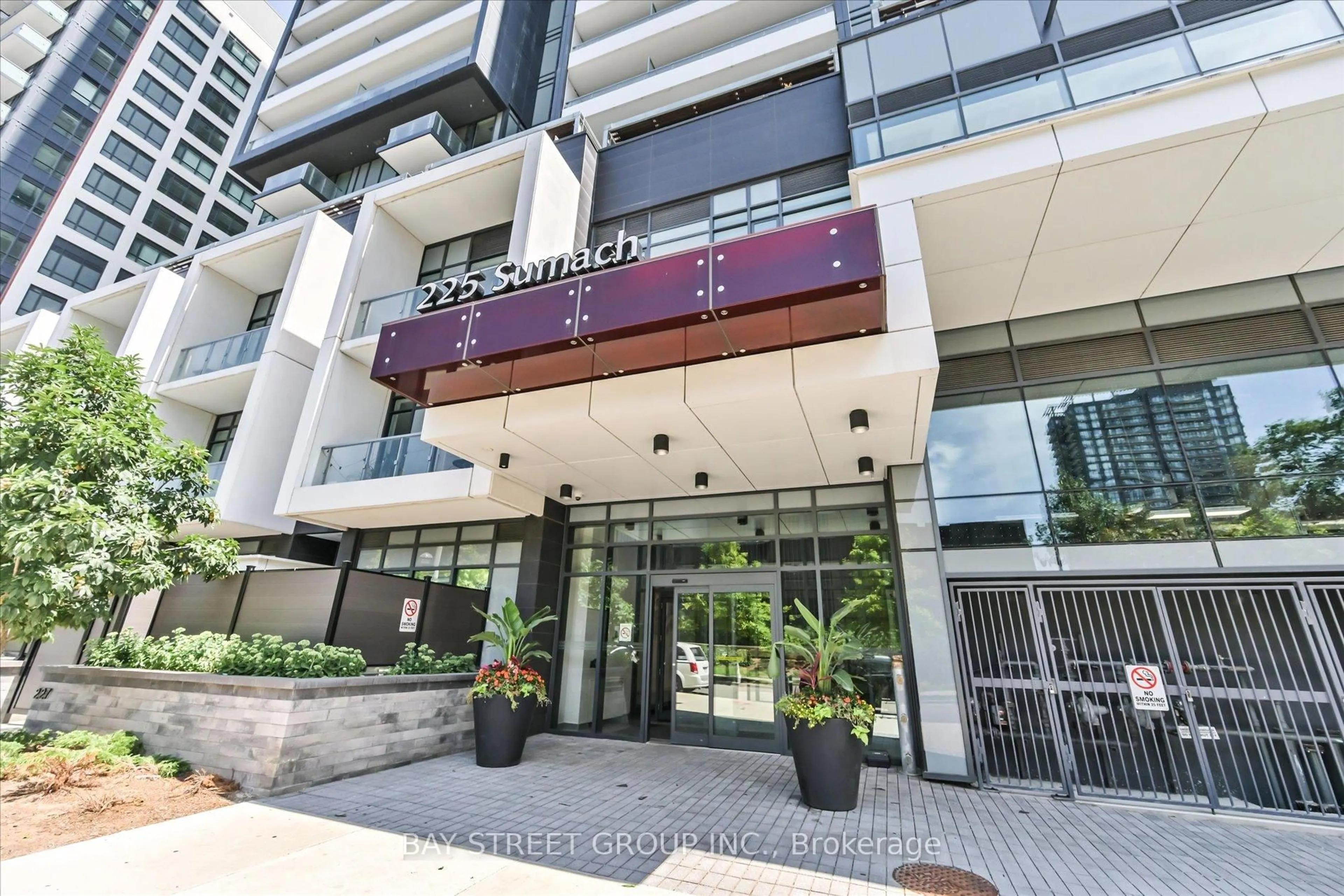 Indoor foyer for 225 Sumach St #2805, Toronto Ontario M5A 0P8