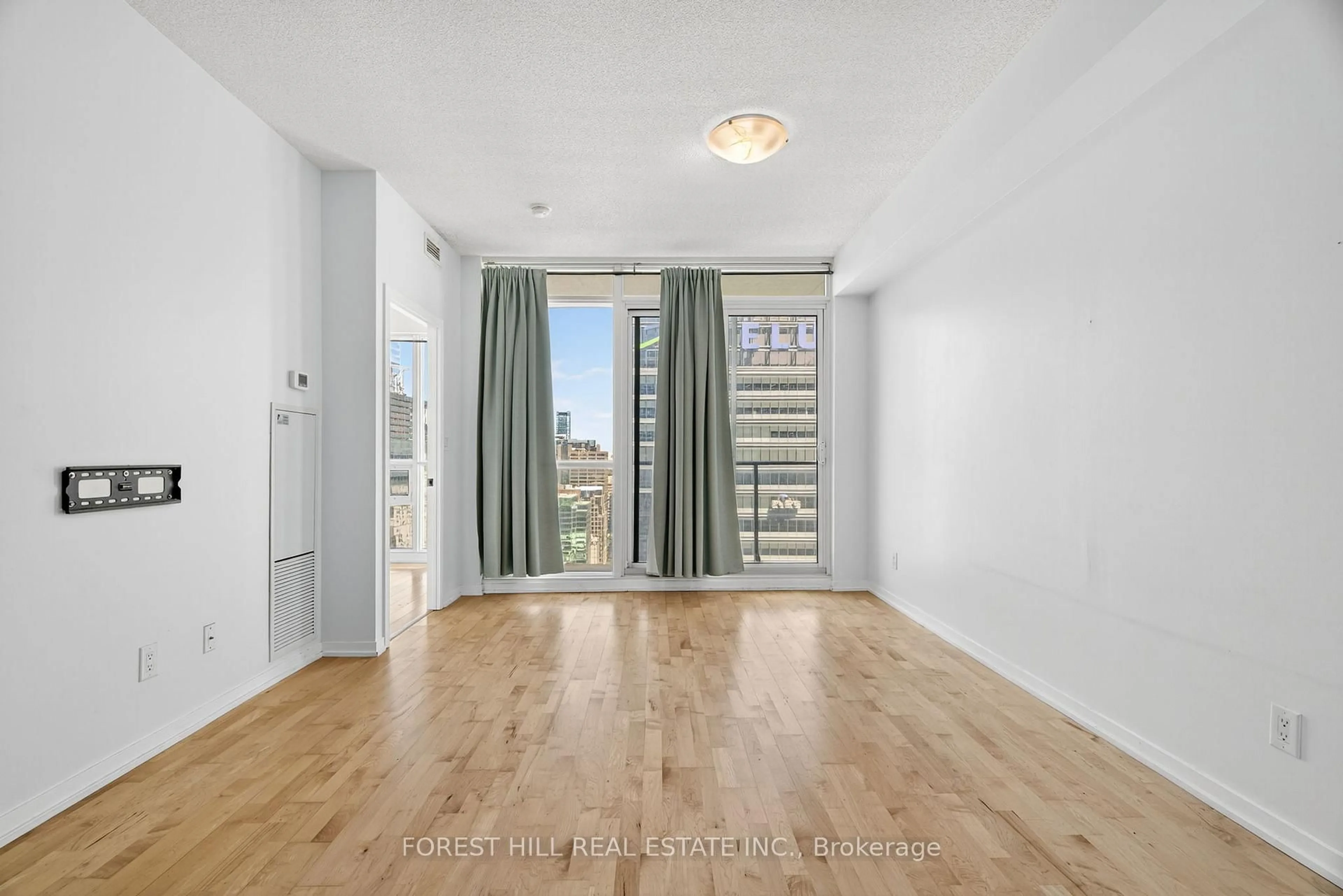 Unknown for 55 Bremner Blvd #3302, Toronto Ontario M5J 0A6