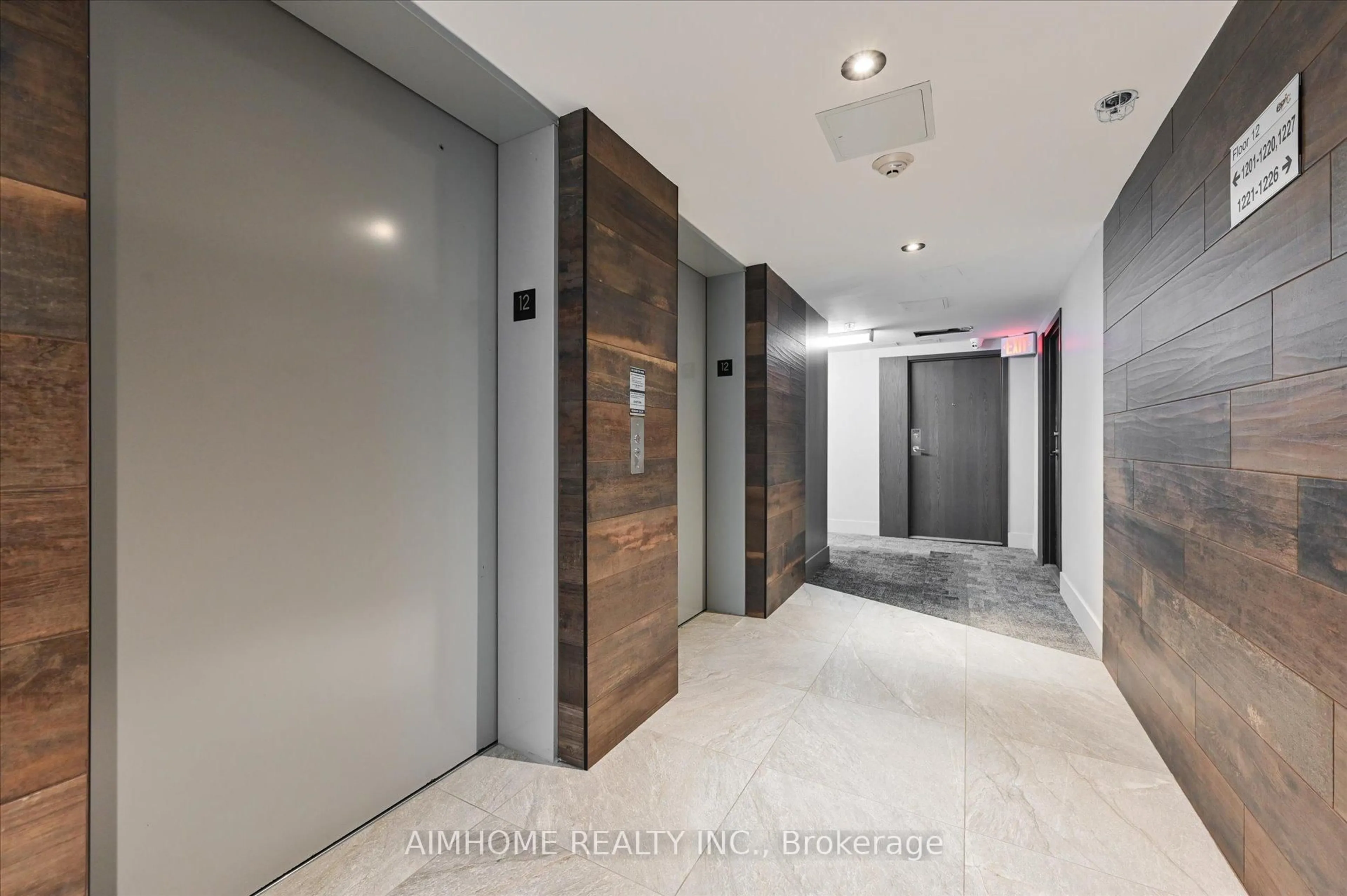Indoor foyer for 68 Abell St #625, Toronto Ontario M6J 0B1