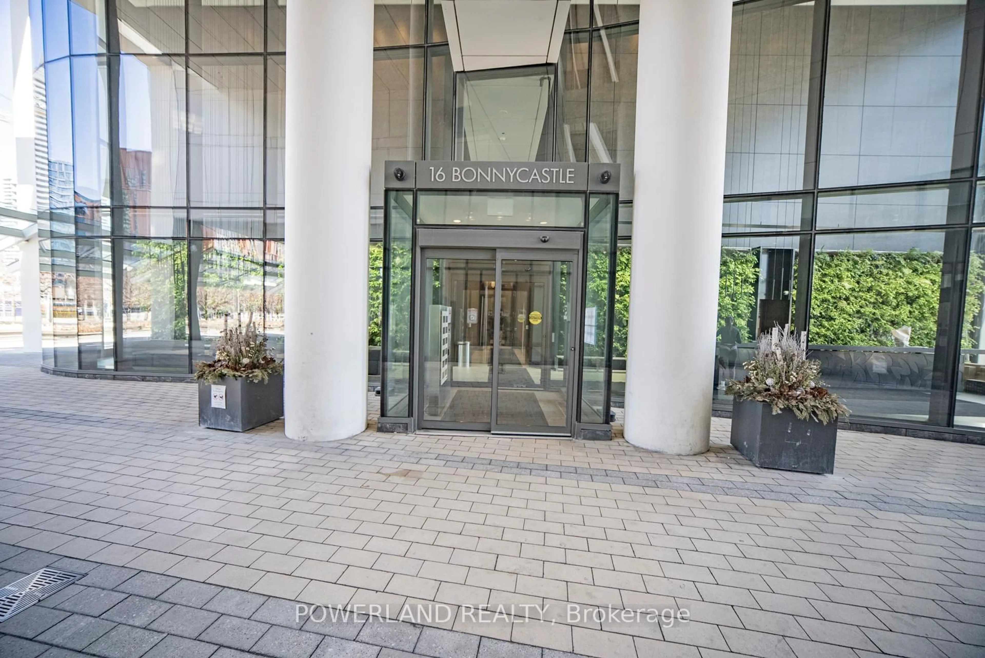 Indoor foyer for 16 Bonnycastle St #1308, Toronto Ontario M5A 0C9