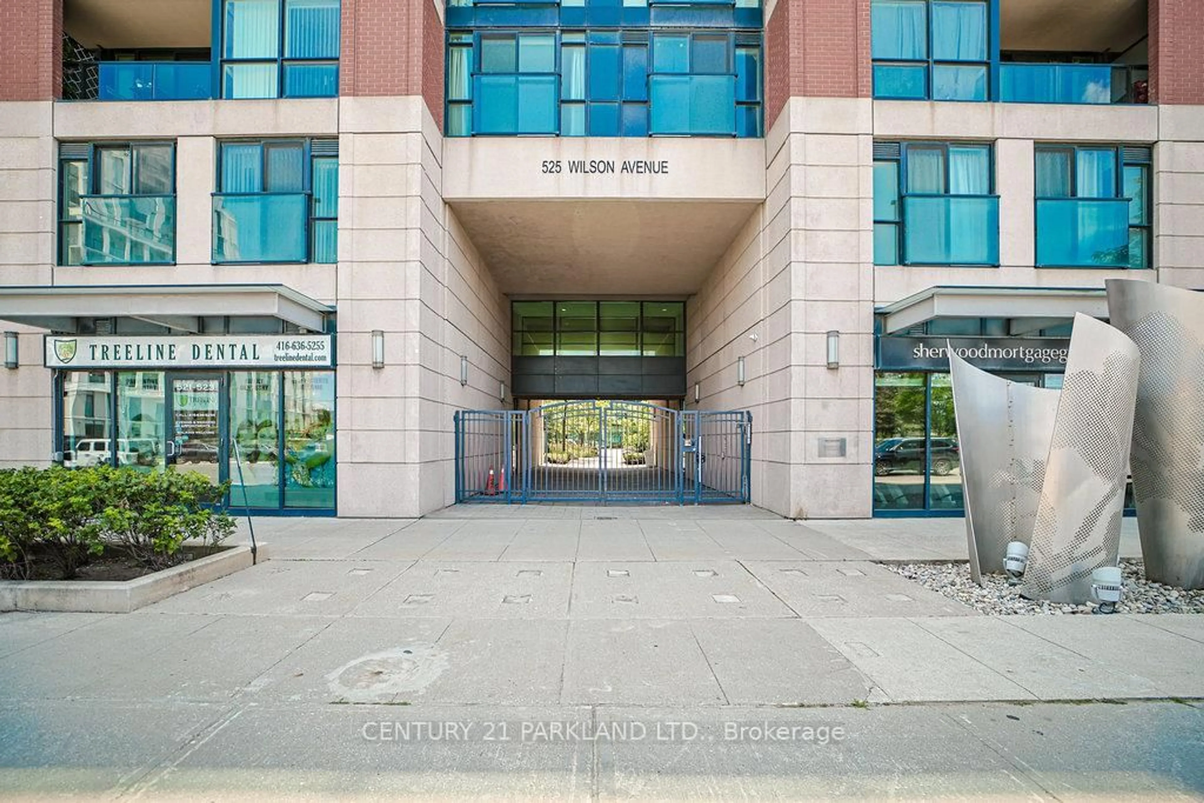 Indoor foyer for 525 Wilson Ave #930, Toronto Ontario M3H 0A7
