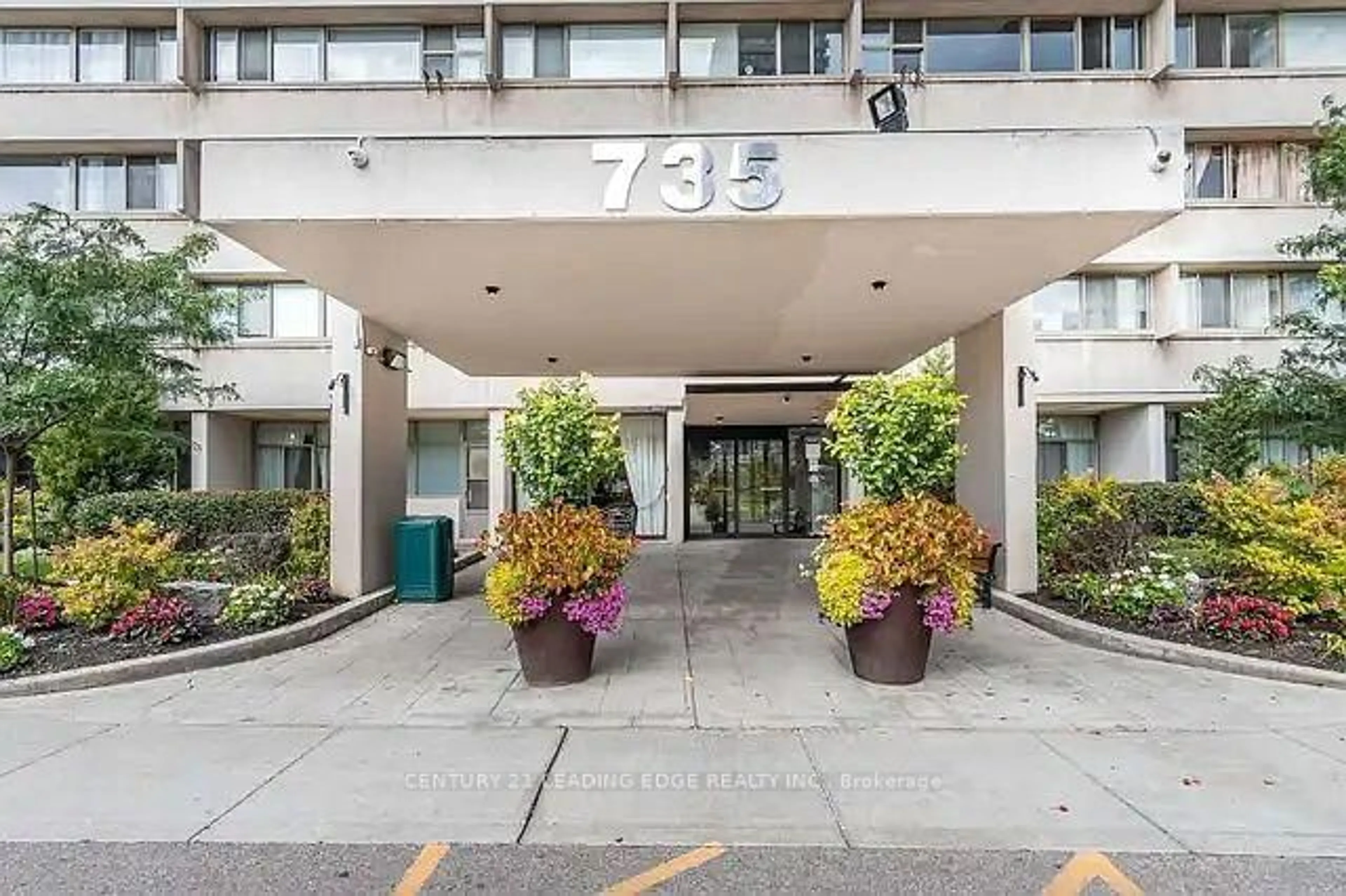 Indoor foyer for 735 Don Mills Rd #1502, Toronto Ontario M3C 1T1