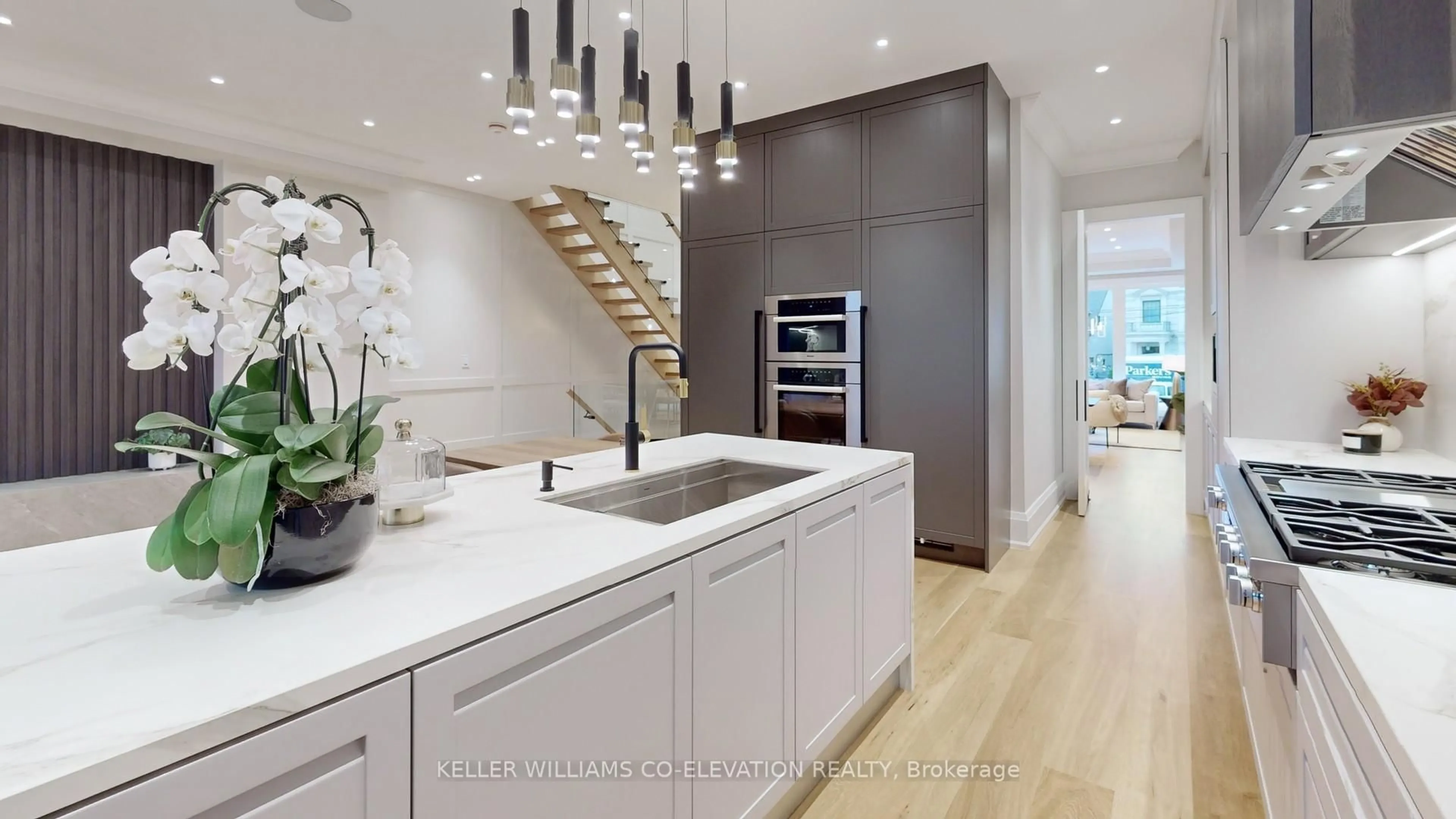 Contemporary kitchen, unknown for 127 Joicey Blvd, Toronto Ontario M5M 2T8