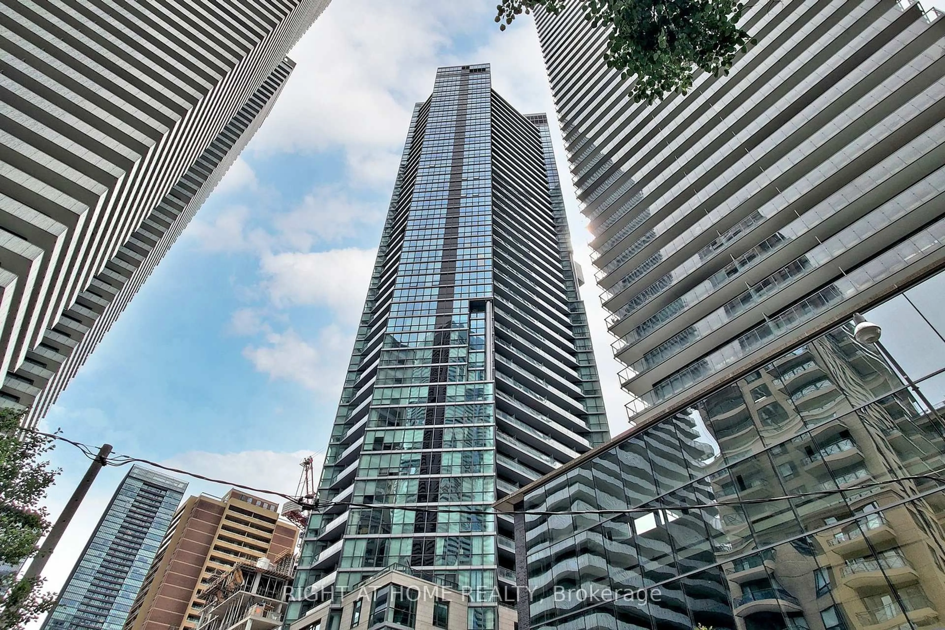 Unknown for 45 Charles St #2201, Toronto Ontario M4Y 0B8