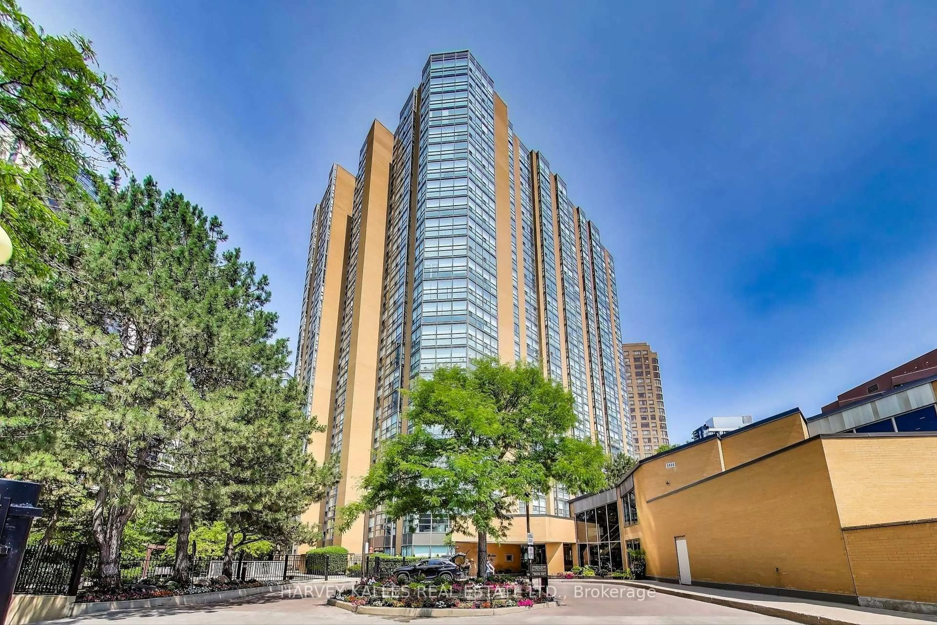 Indoor foyer for 131 Beecroft Rd #608, Toronto Ontario M2N 6G9