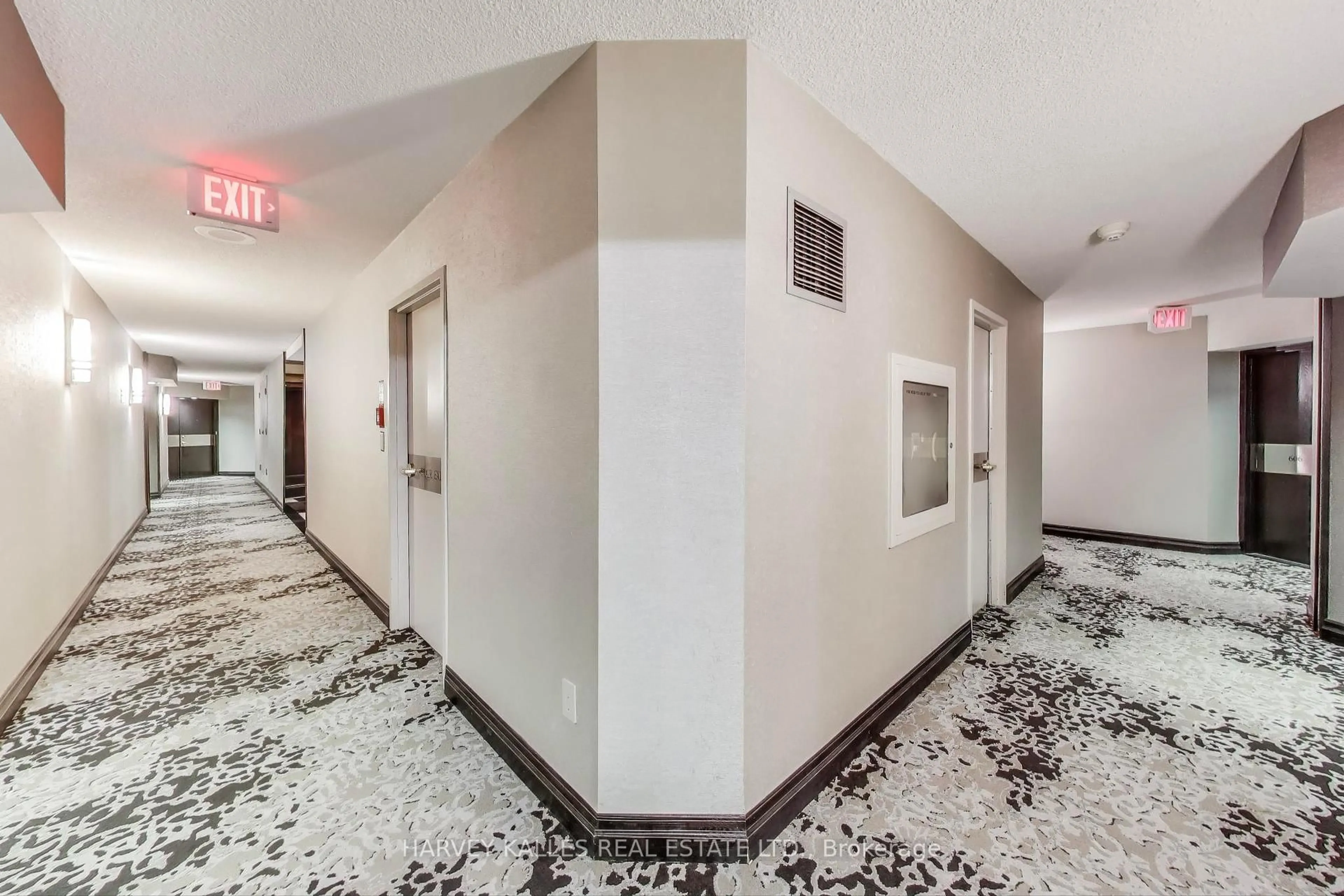 Indoor foyer for 131 Beecroft Rd #608, Toronto Ontario M2N 6G9