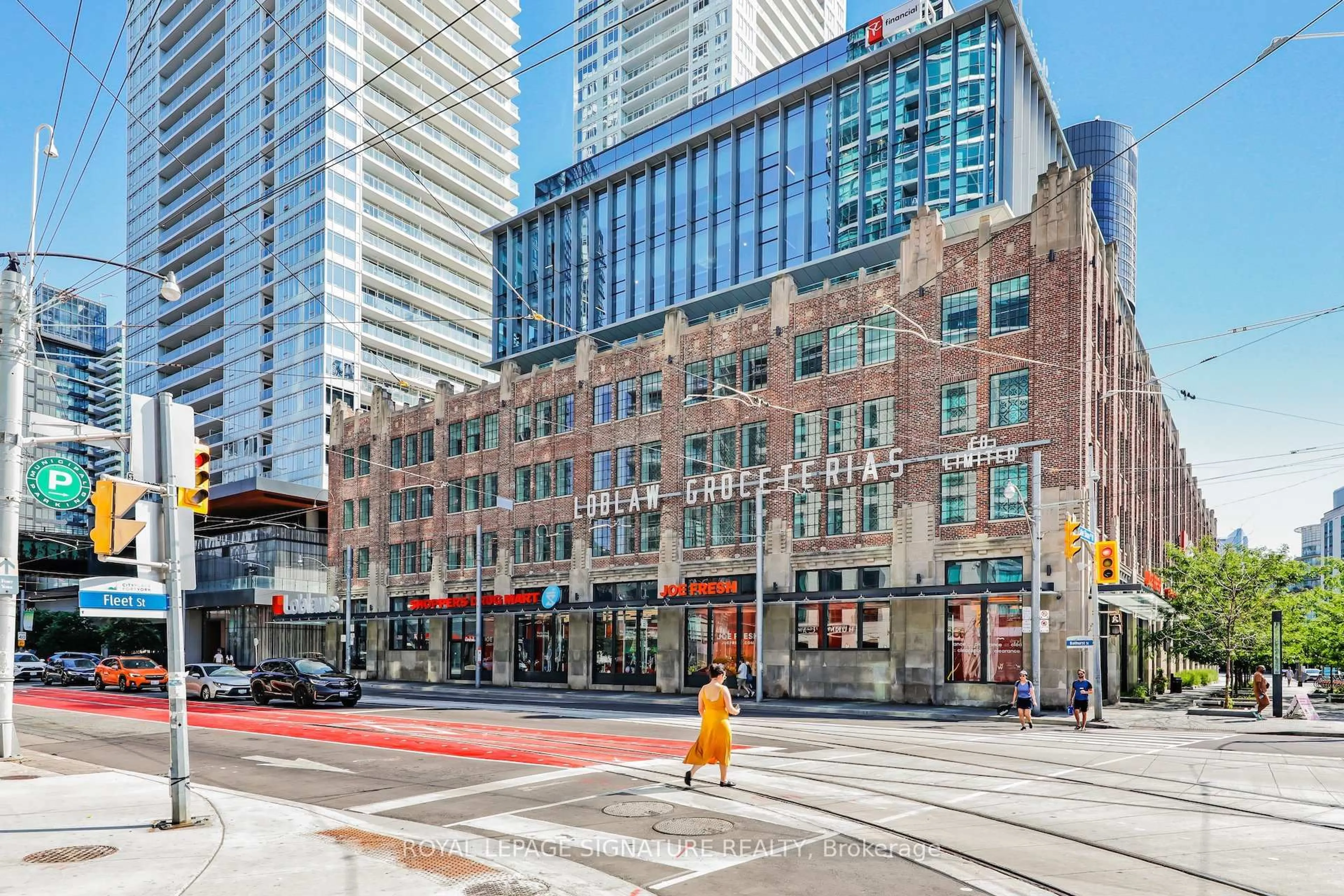 Patio, street for 600 Fleet St #2405, Toronto Ontario M5V 1B7
