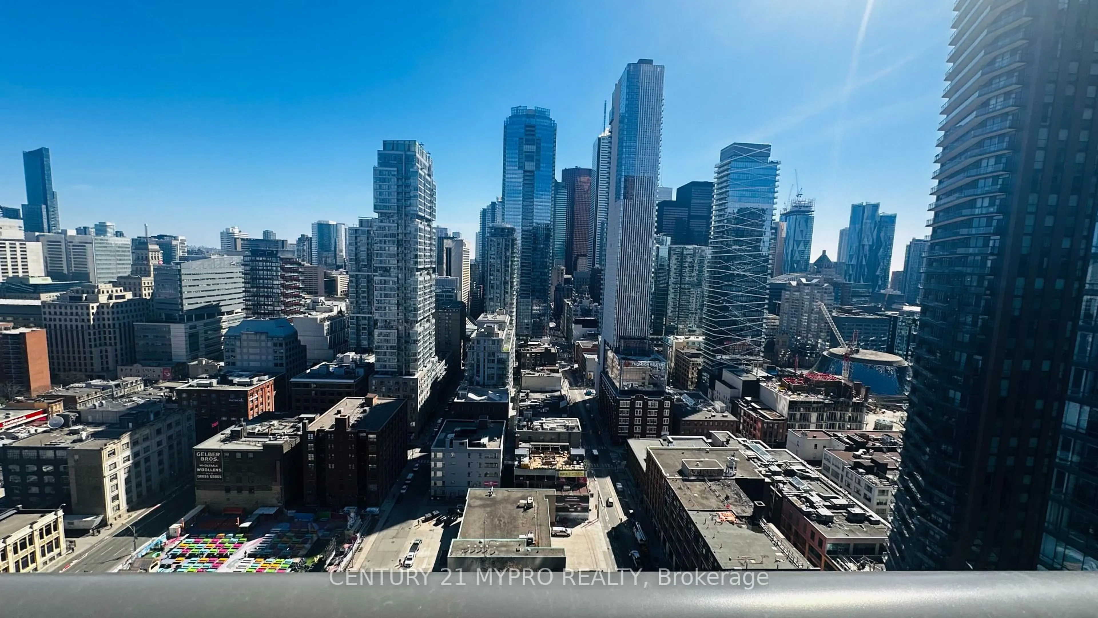 A pic of a room for 290 Adelaide St #2708, Toronto Ontario M5V 0P3