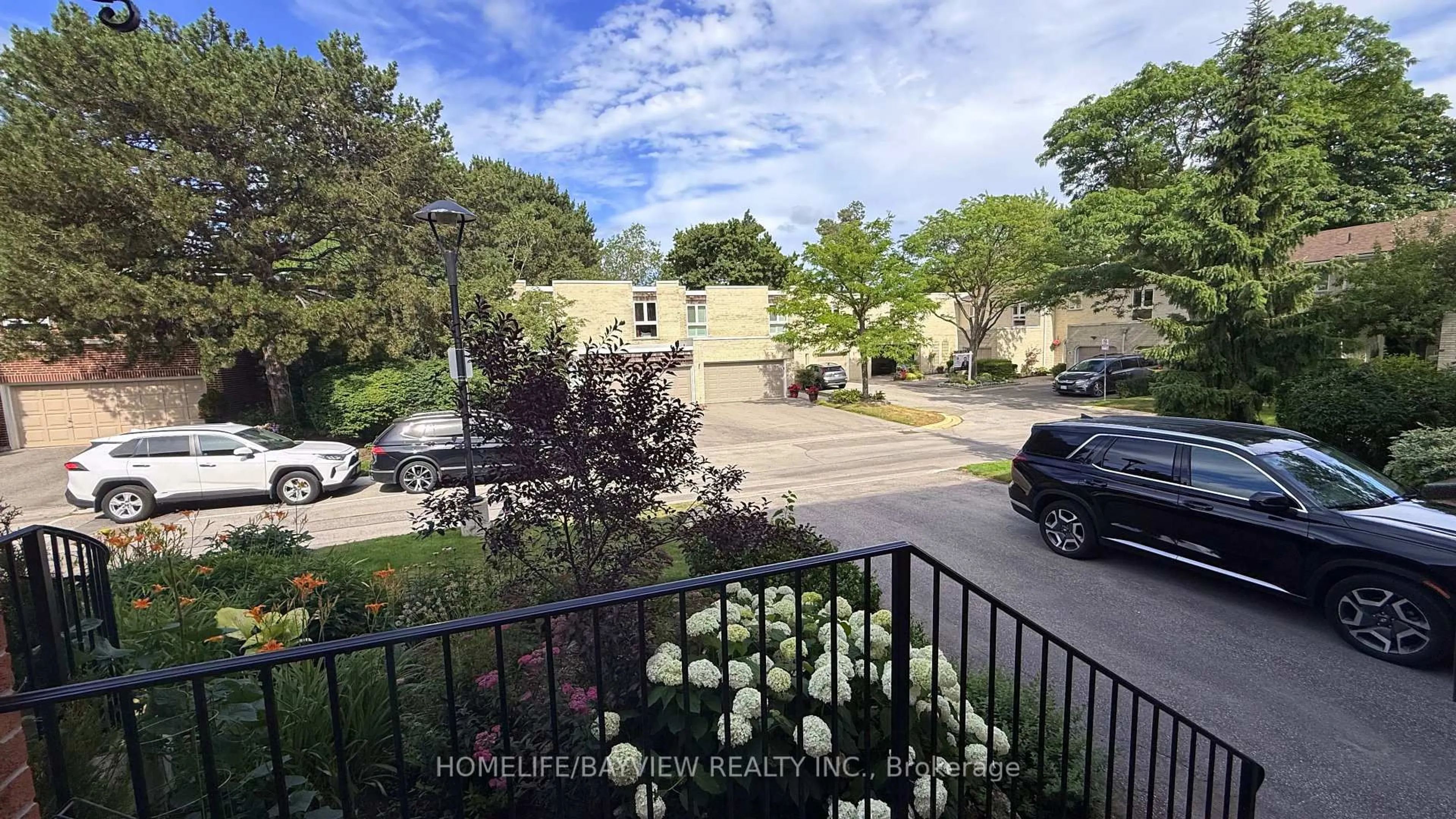 A pic from outside/outdoor area/front of a property/back of a property/a pic from drone, street for 85 Crimson Millway, Toronto Ontario M2L 1T8