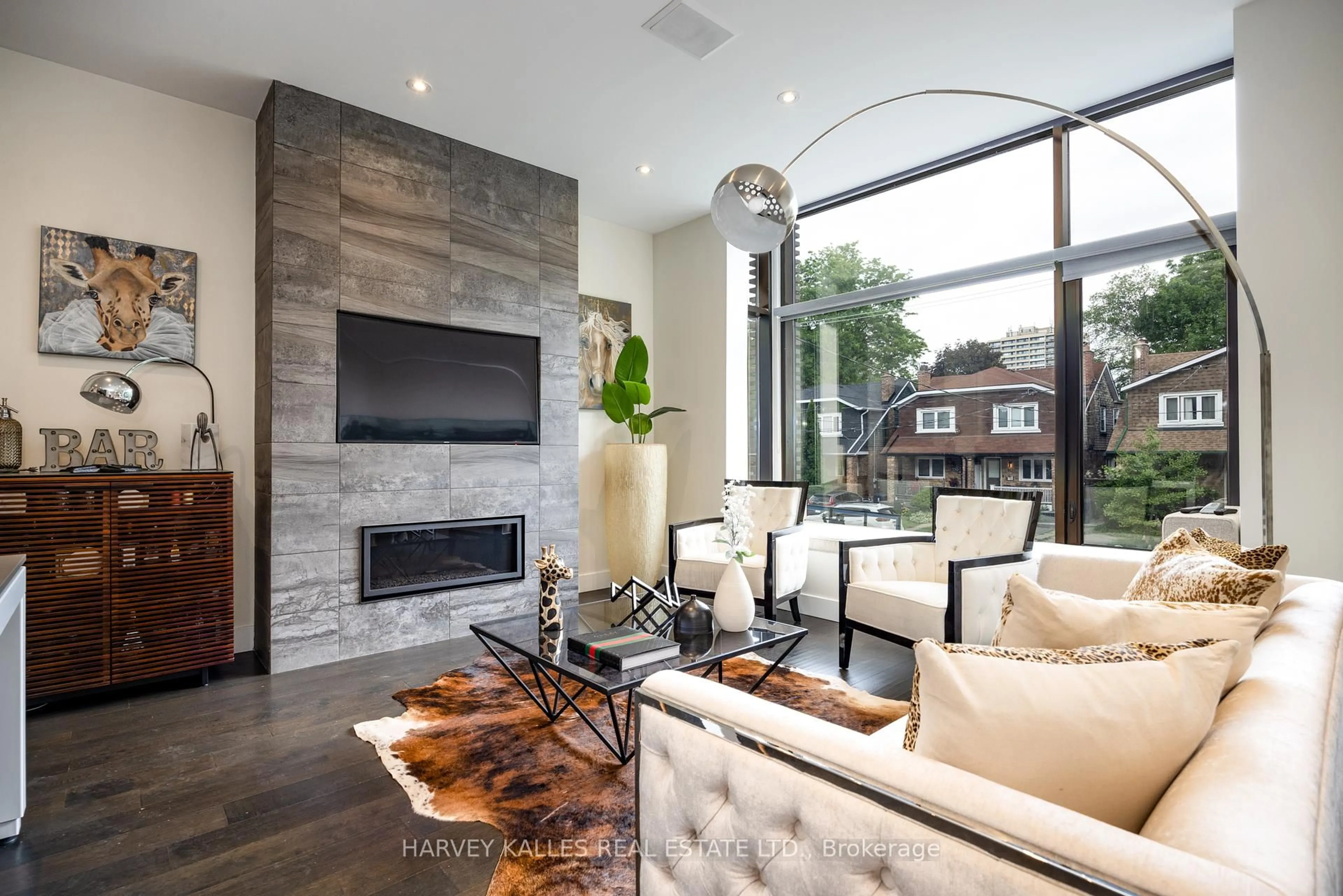 Living room with furniture, unknown for 397 Soudan Ave, Toronto Ontario M4S 1W6