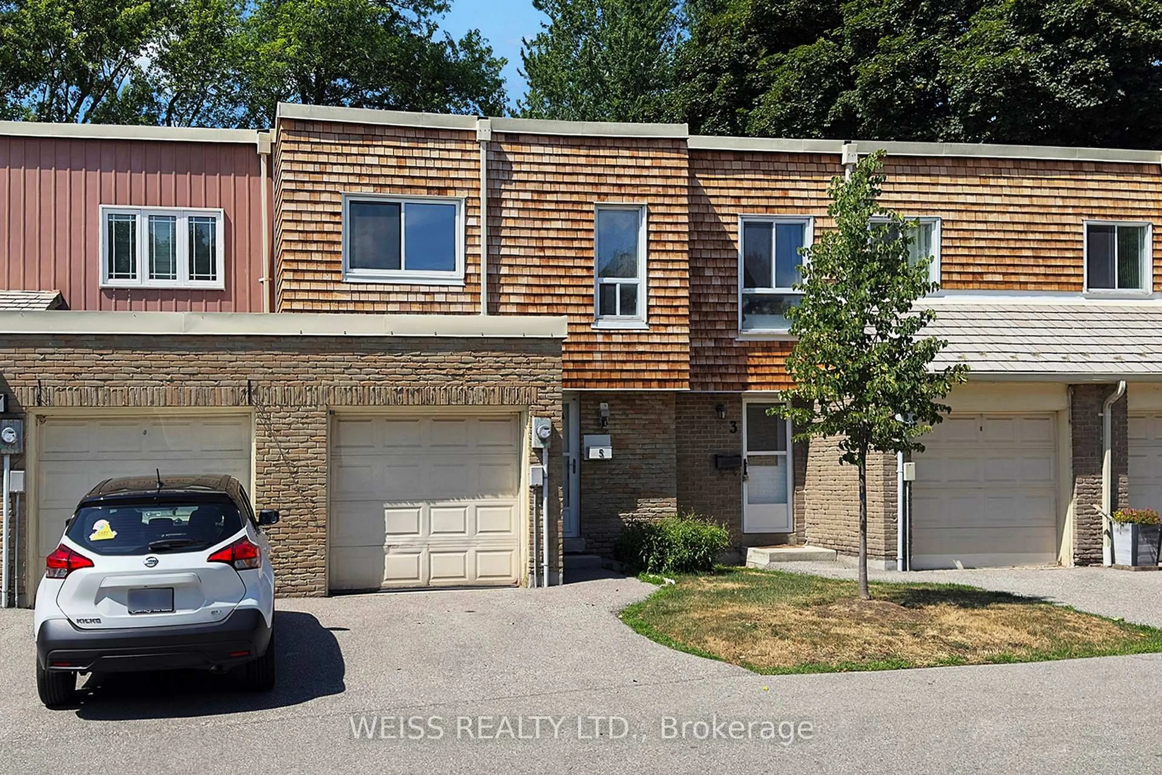 Home with brick exterior material, street for 5 Thorny Vineway #39, Toronto Ontario M2J 4J1