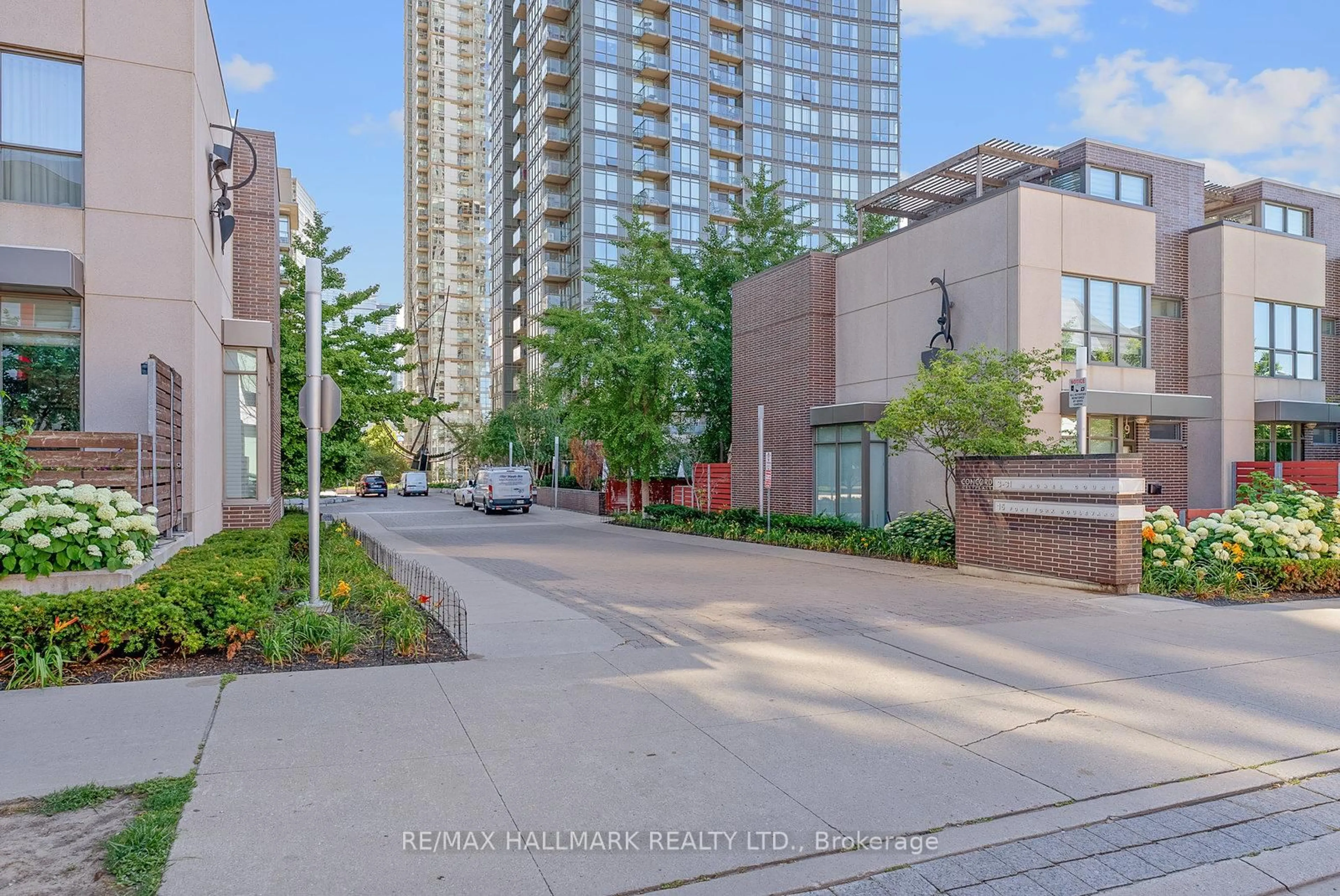 Patio, street for 11 Brunel Crt #3706, Toronto Ontario M5V 3Y3