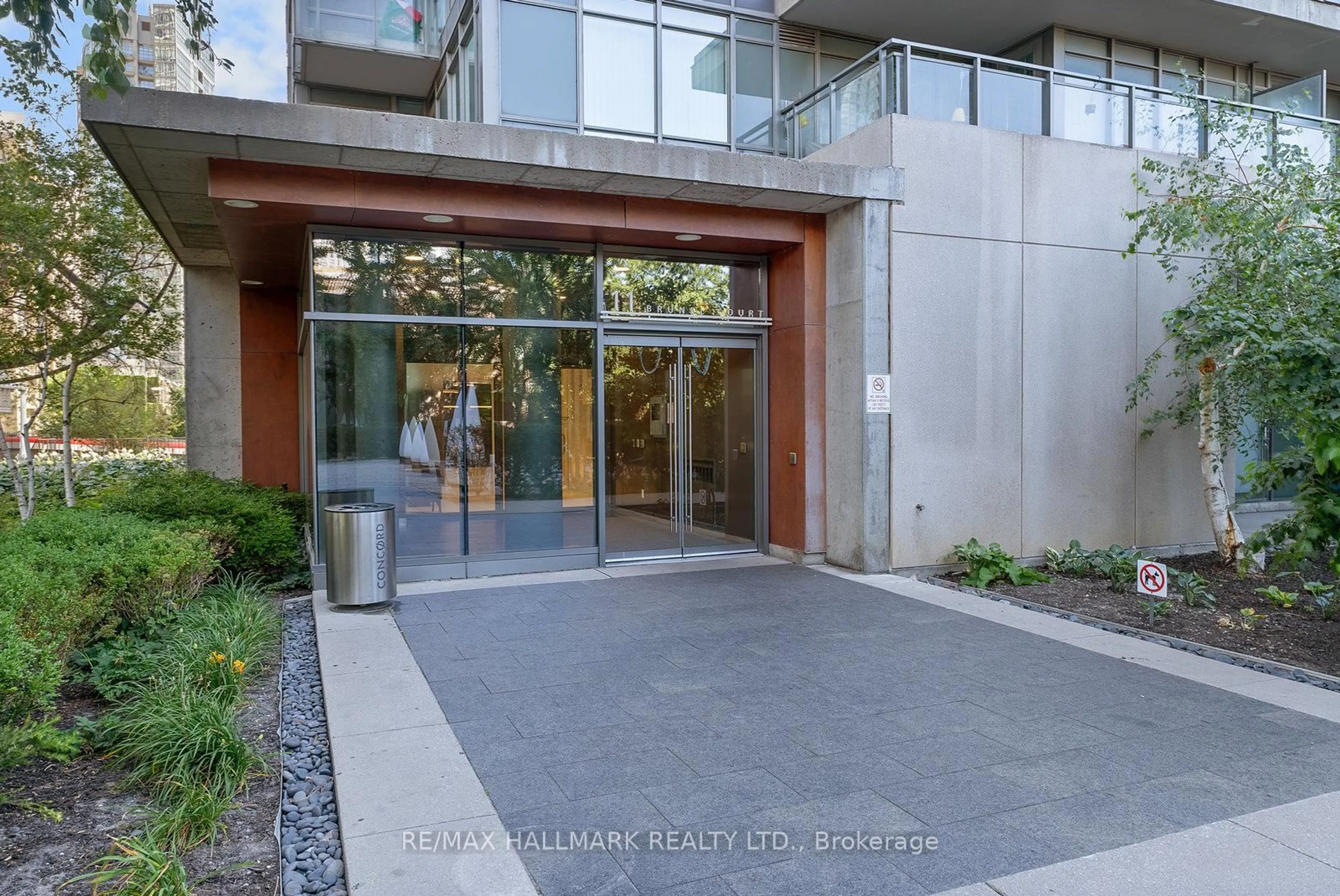 Indoor foyer for 11 Brunel Crt #3706, Toronto Ontario M5V 3Y3